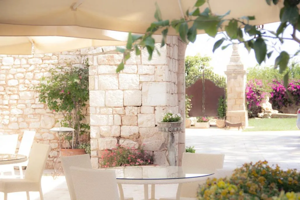 Patio in San Tommaso Hotel