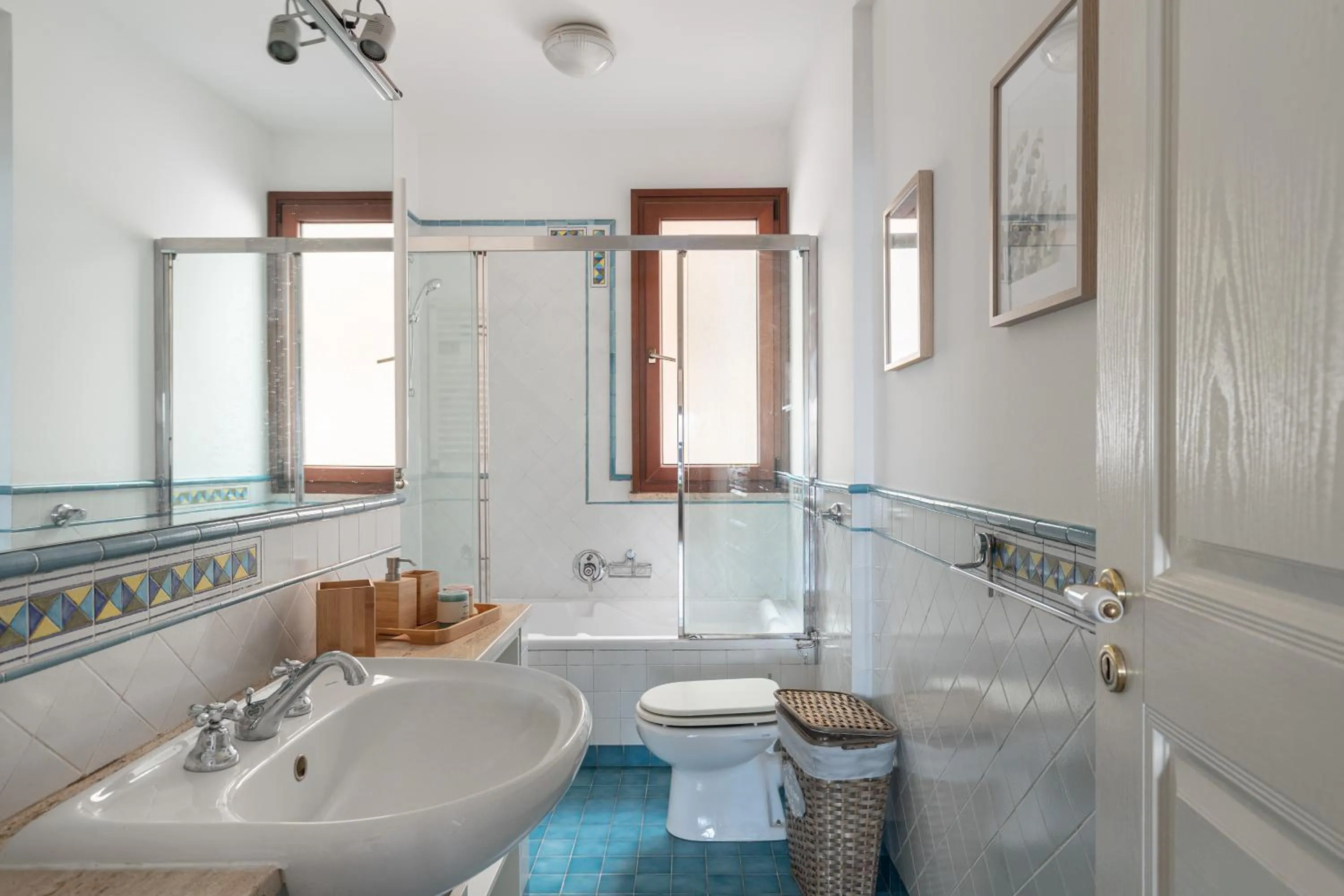 Bathroom in Mondello in Terrazza by DomuSicily