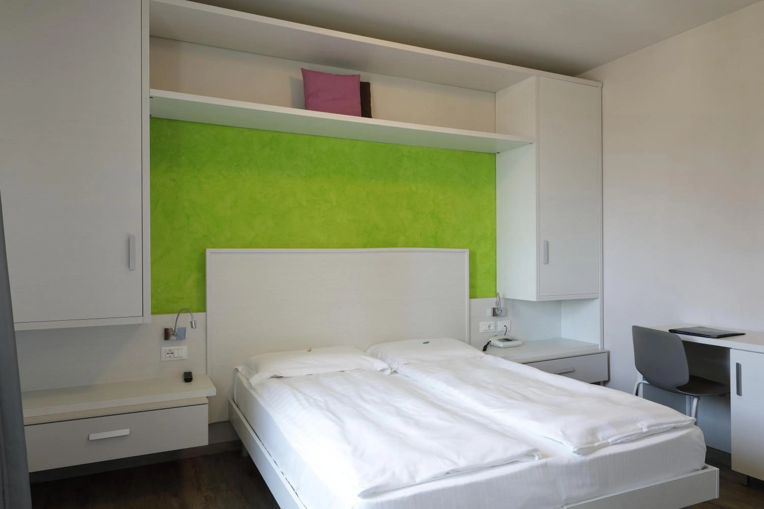 Bedroom, Bed in Eco Hotel Benacus