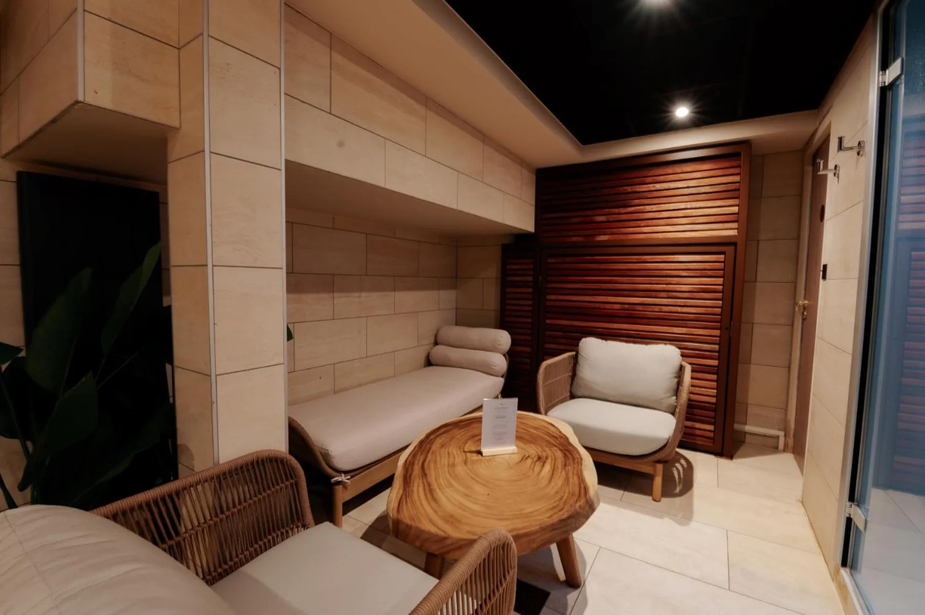 Spa and wellness centre/facilities in Keystone Hôtel & Spa