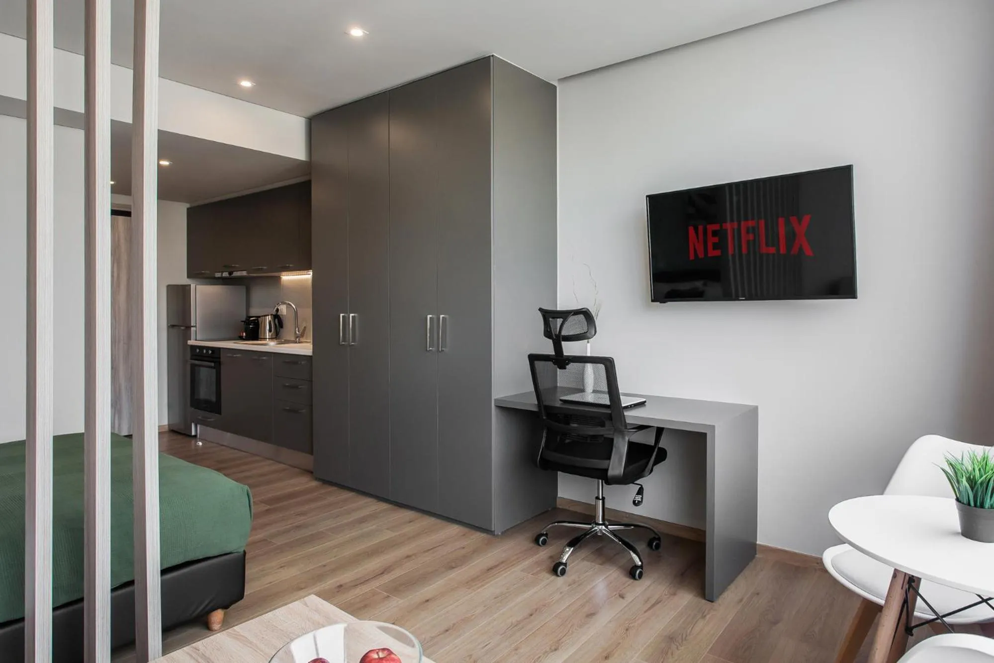 TV and multimedia in WYZ Attiki Aparthotel