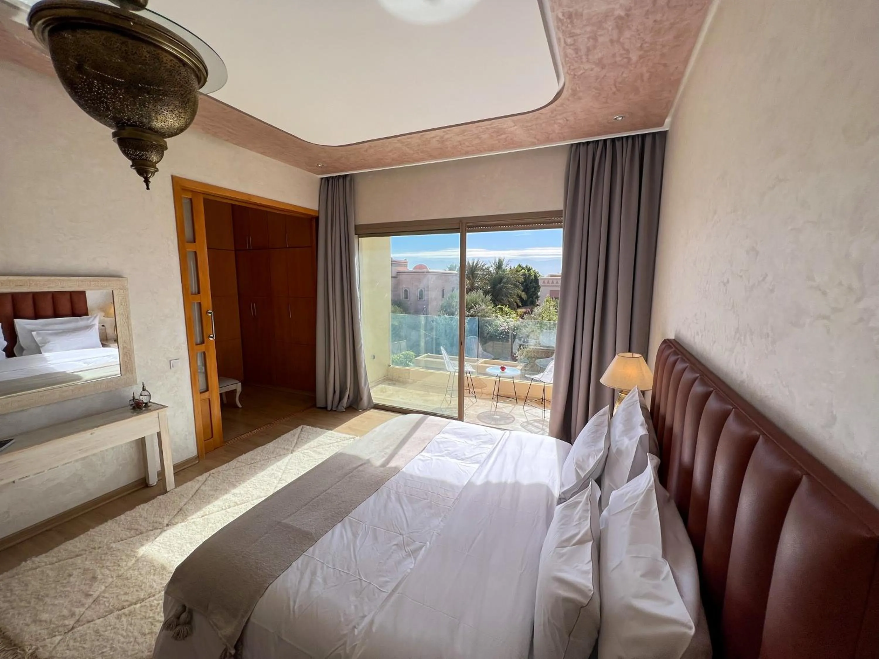 Toilet, Bed in Riad villa saphir & SPA