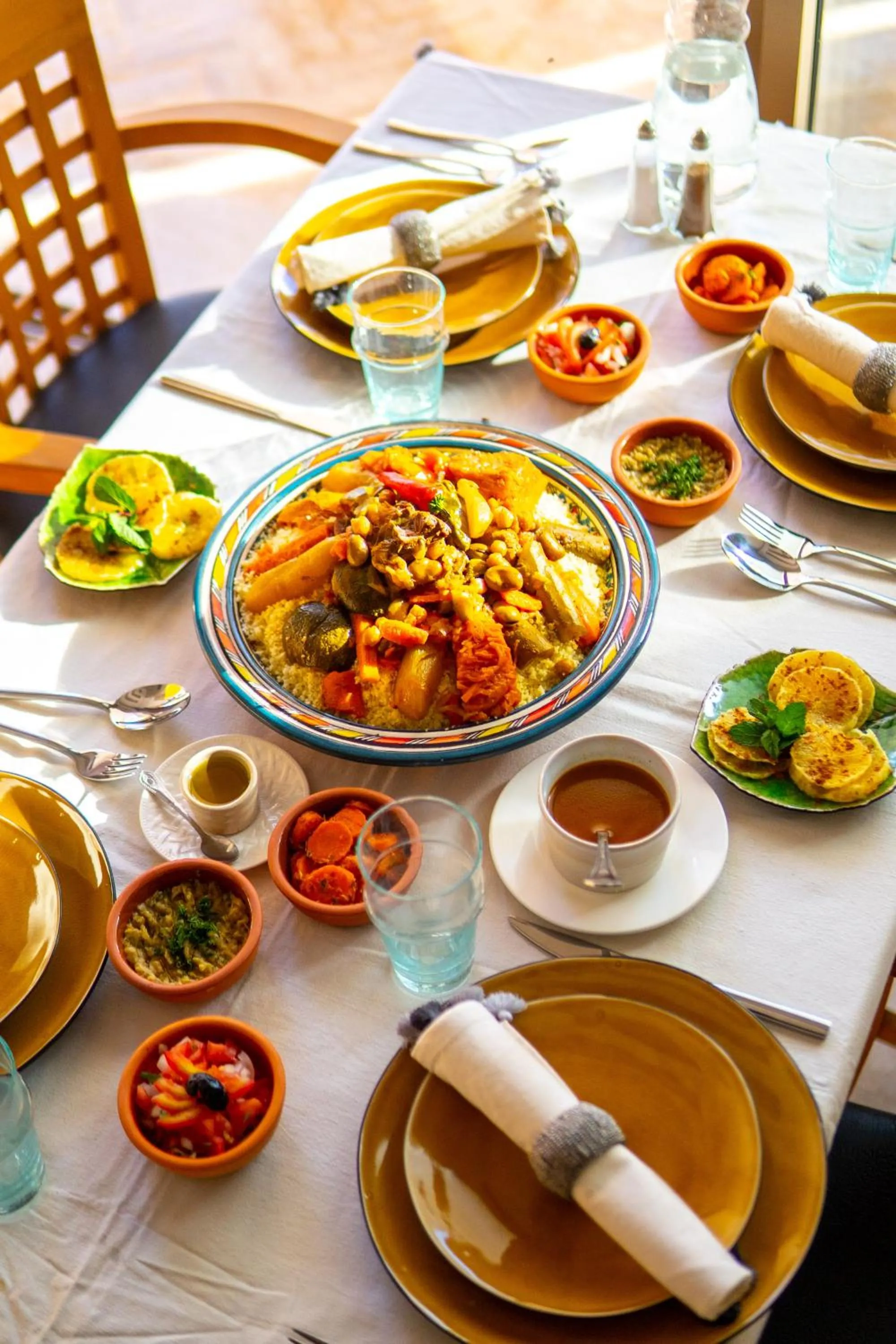 Restaurant/places to eat in Riad villa saphir & SPA