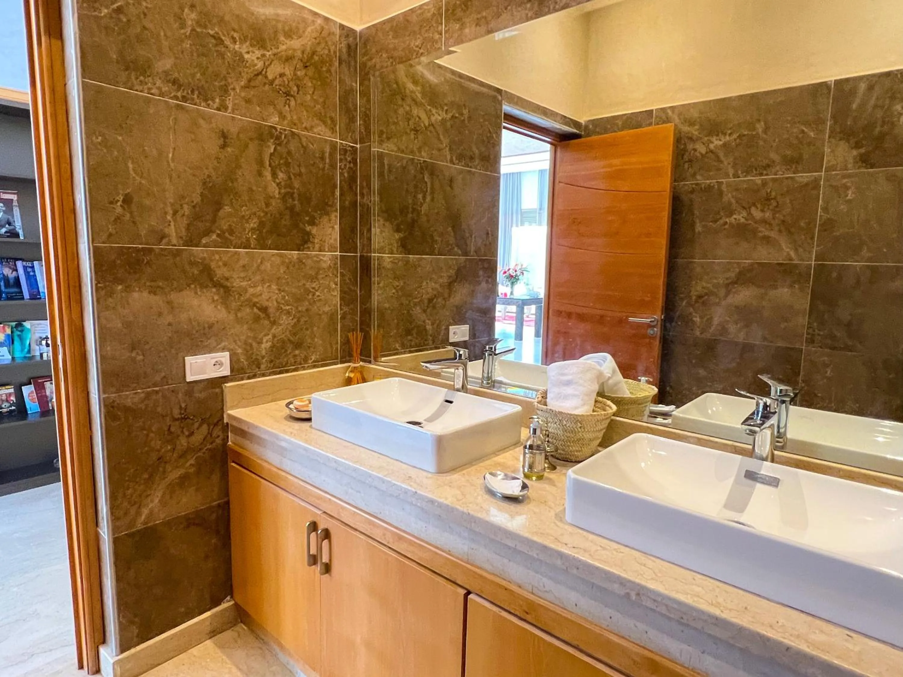 Bathroom in Riad villa saphir & SPA