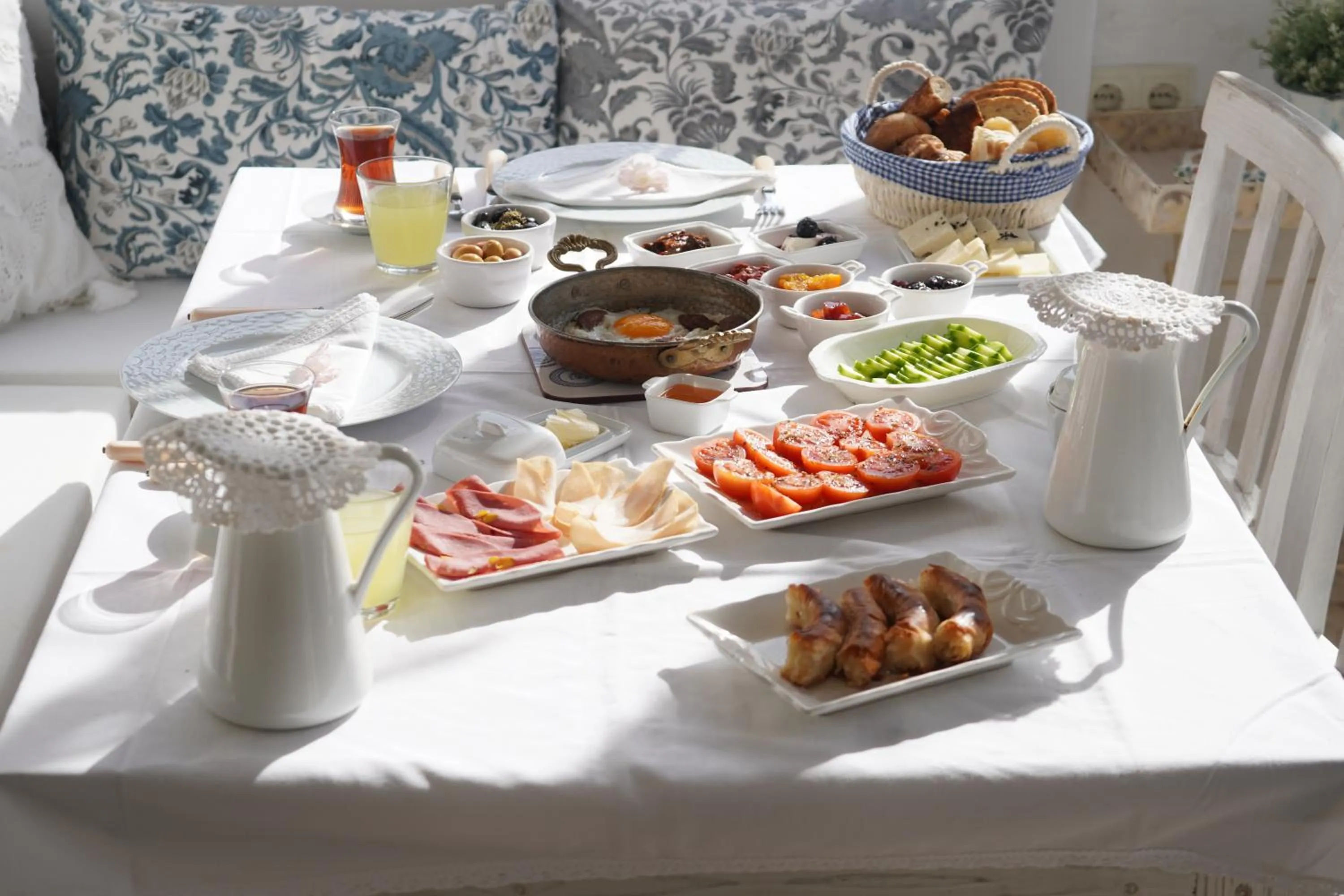 Food and drinks in YUKARI SOKAK VİP BUTİK OTEL