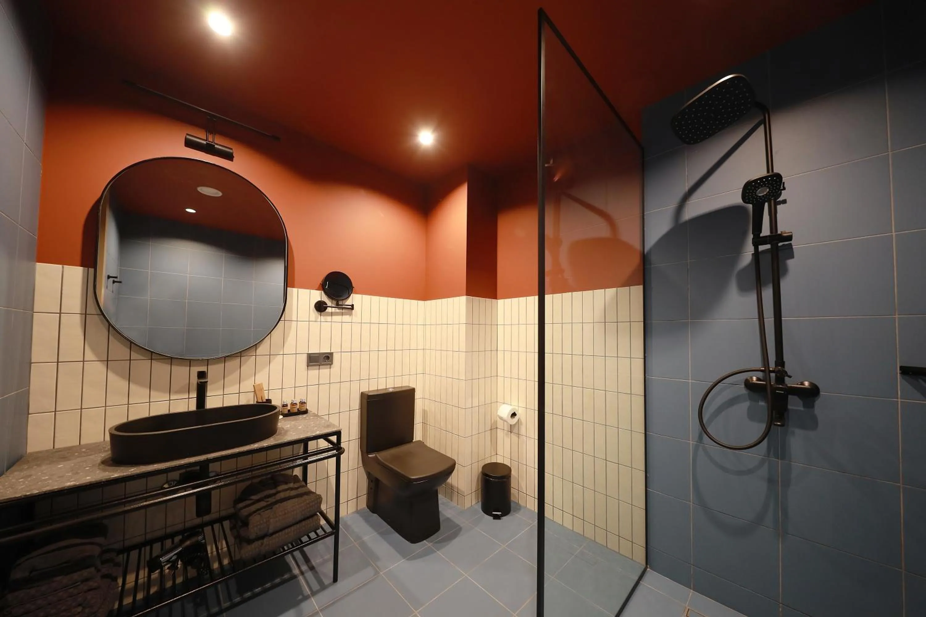 Shower in STROFI Boutique Hotel