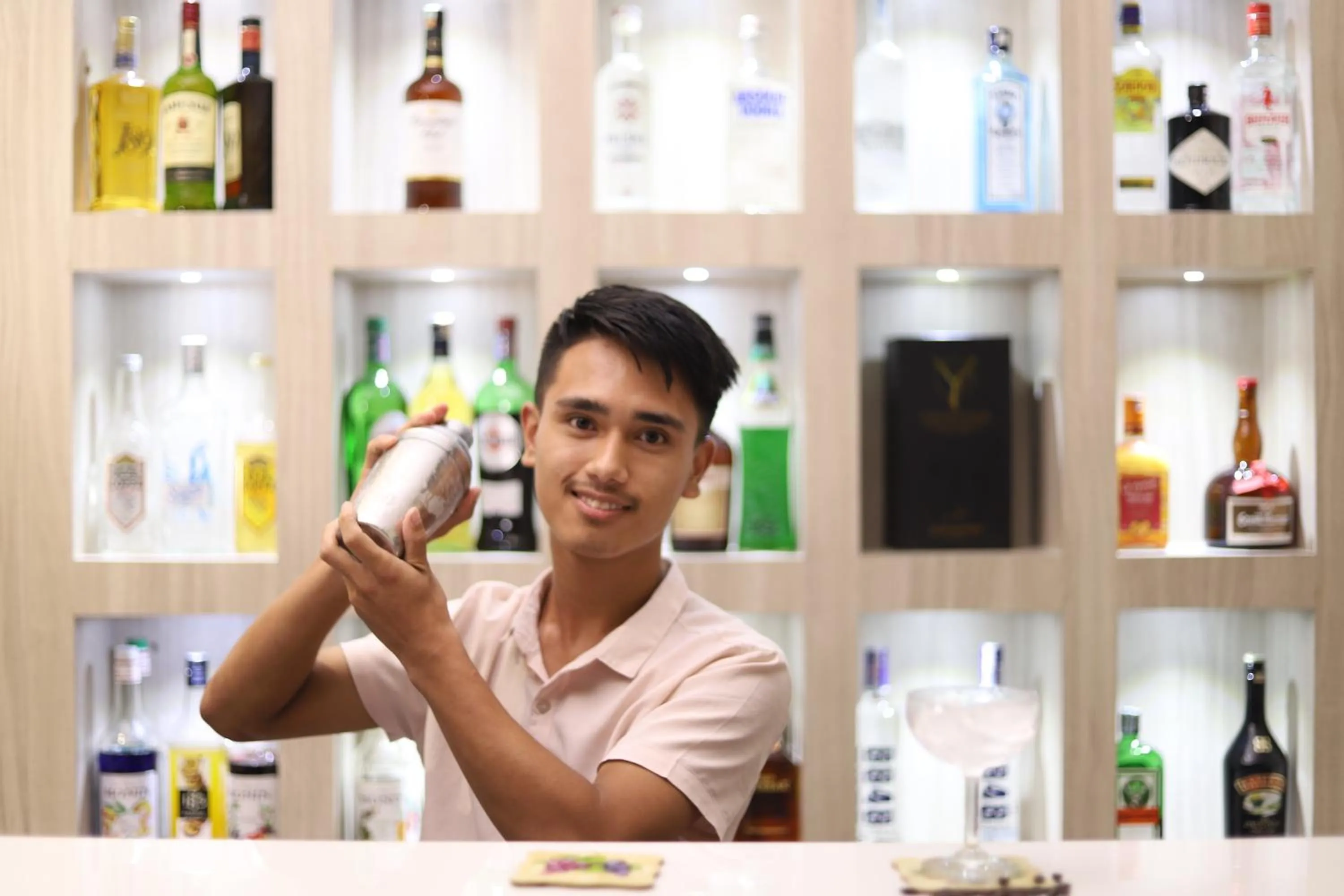 Lounge or bar in Bhotekoshi Heli Resort