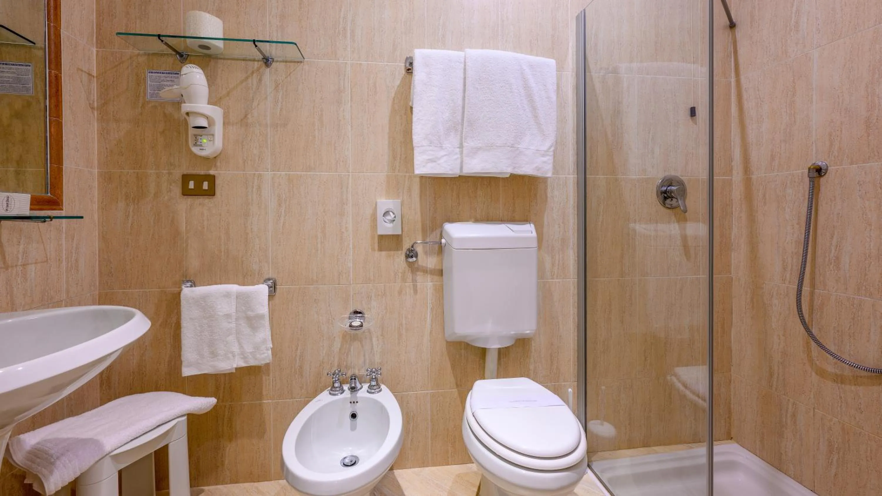 Bathroom in Hotel Posta