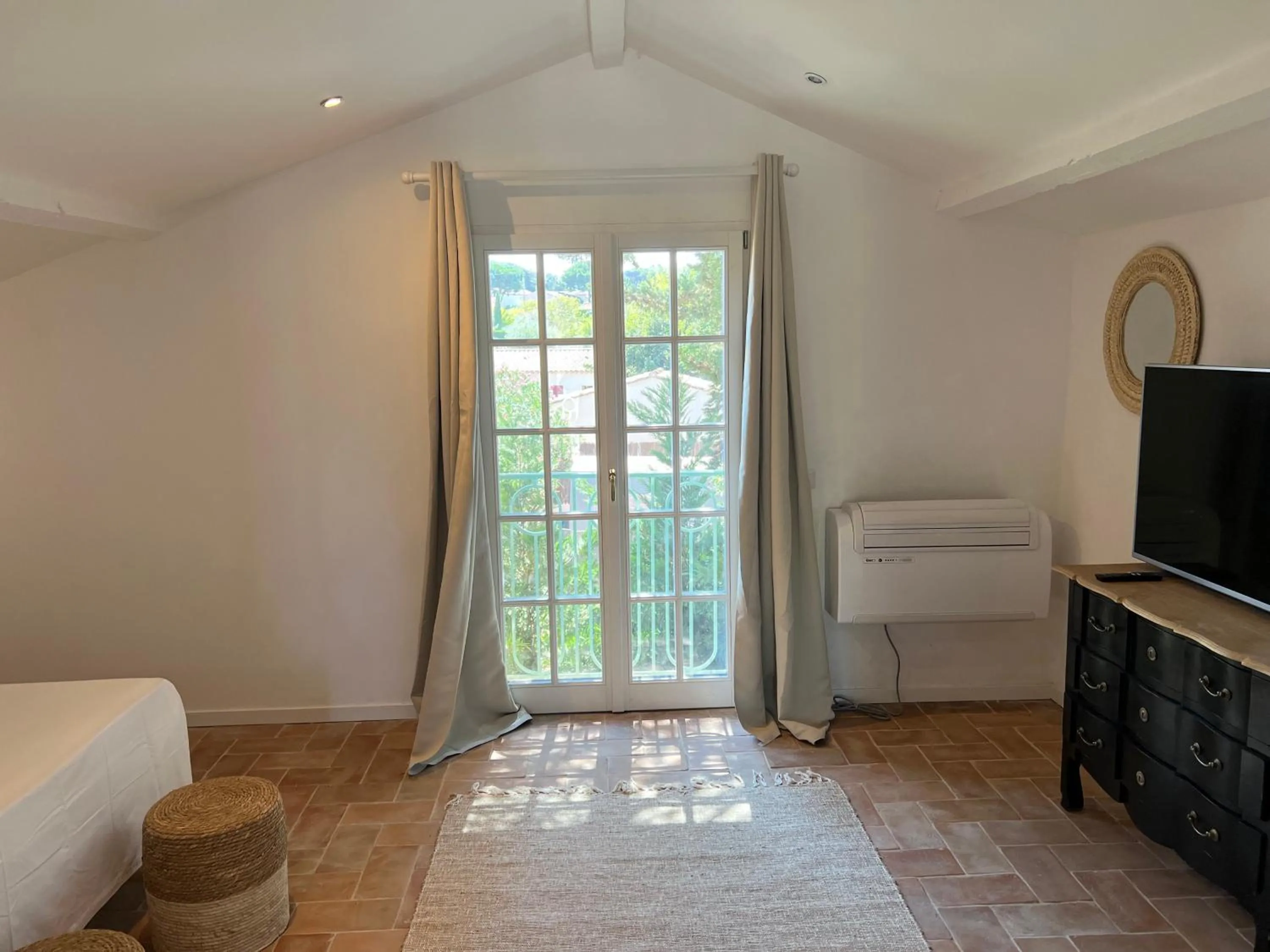 Bed in Maison d'Orange - La Pinede