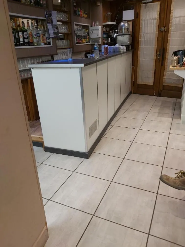 Restaurant/places to eat in La chaumiere