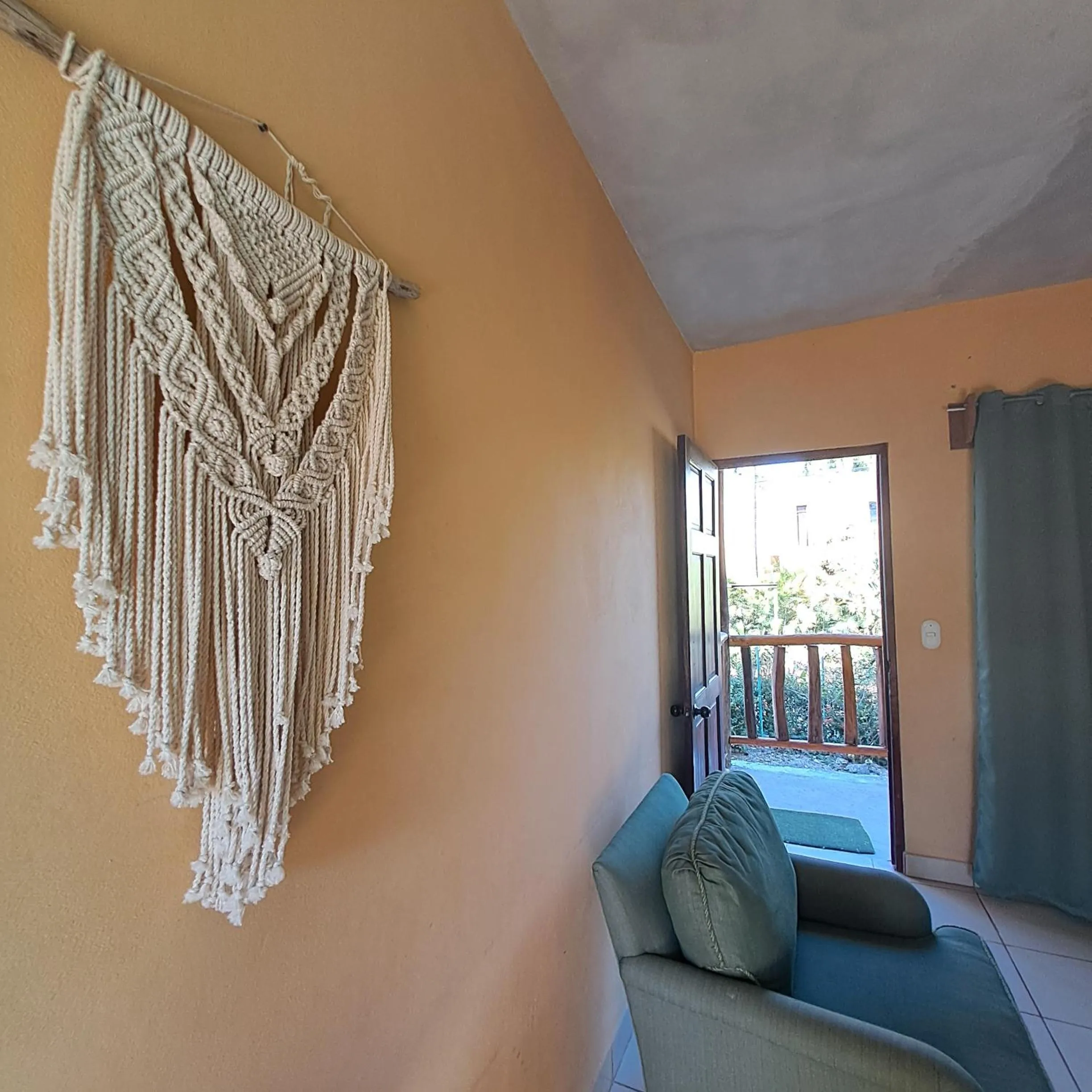 Photo of the whole room in Georgi, Junquillal