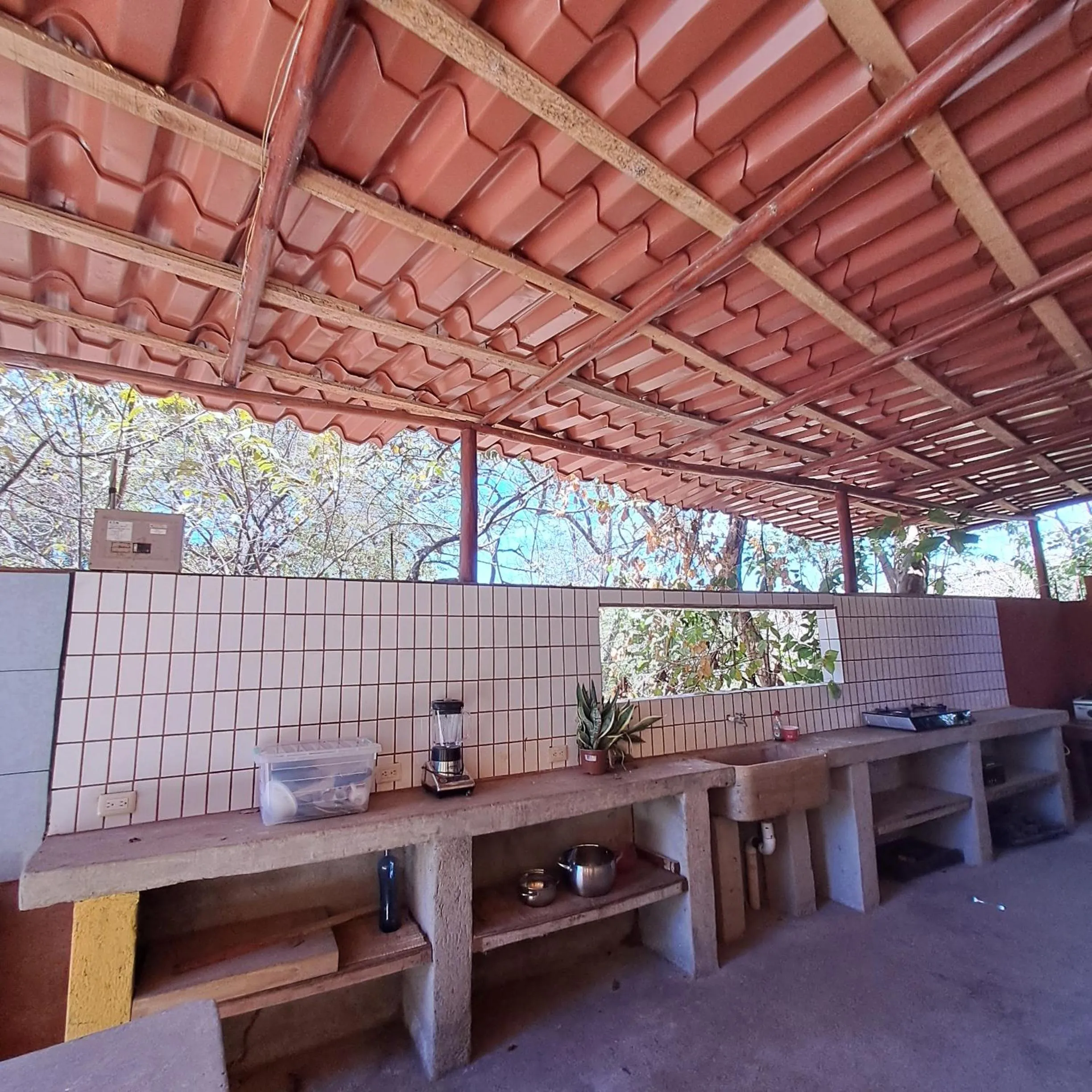 Patio in Georgi, Junquillal