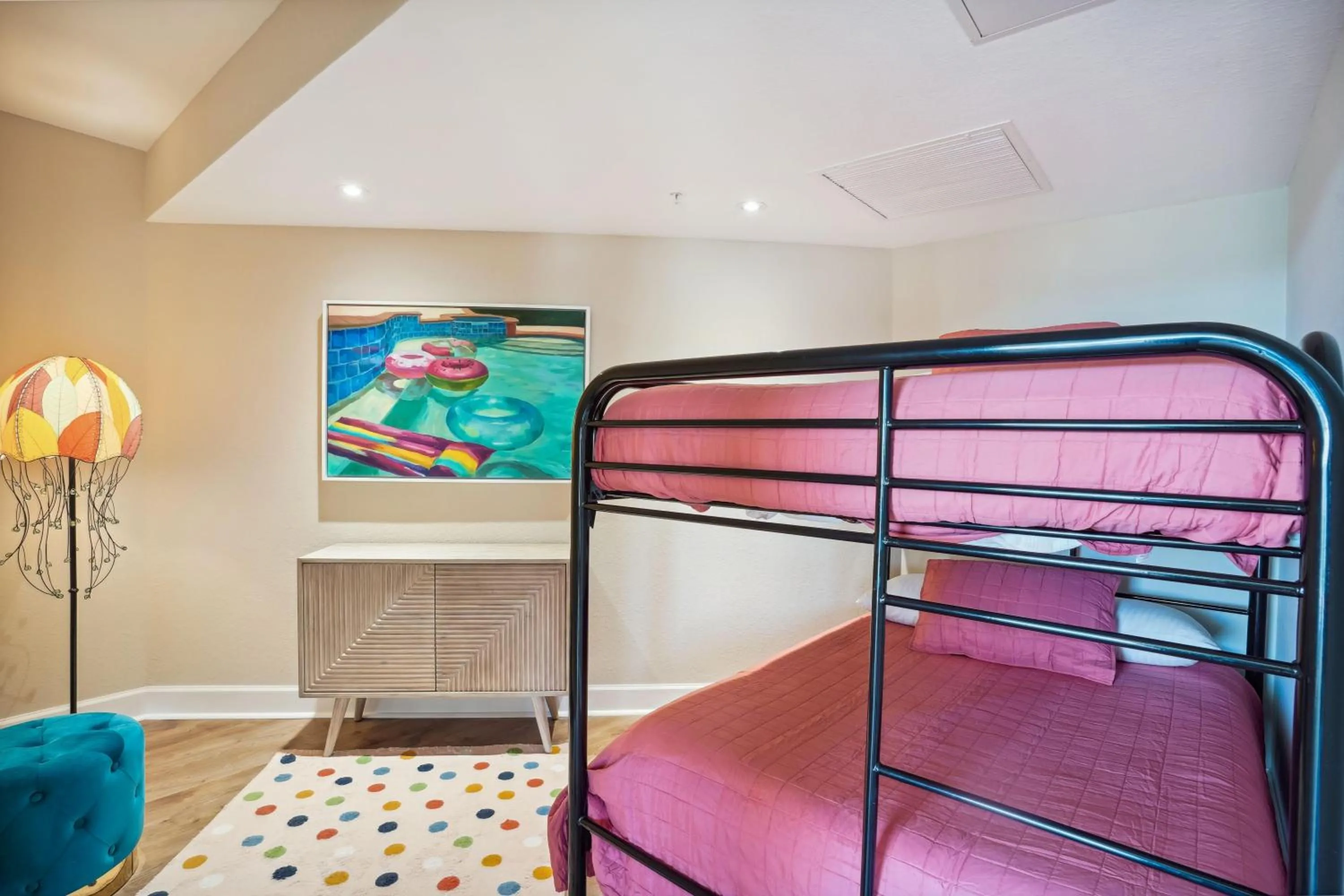 Bed in Harbourside 7718- Premier
