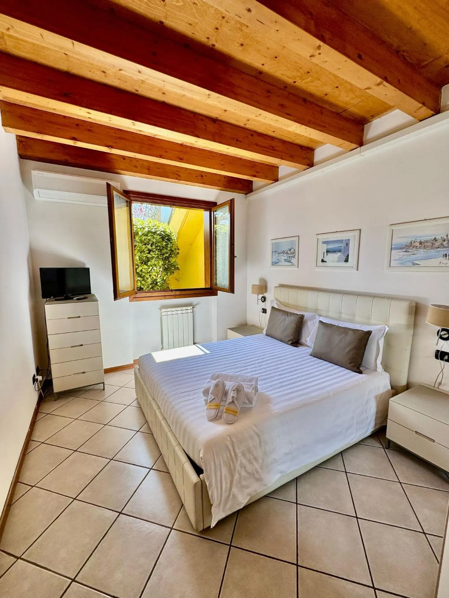 Bed in Ulivi Hotel & Residence