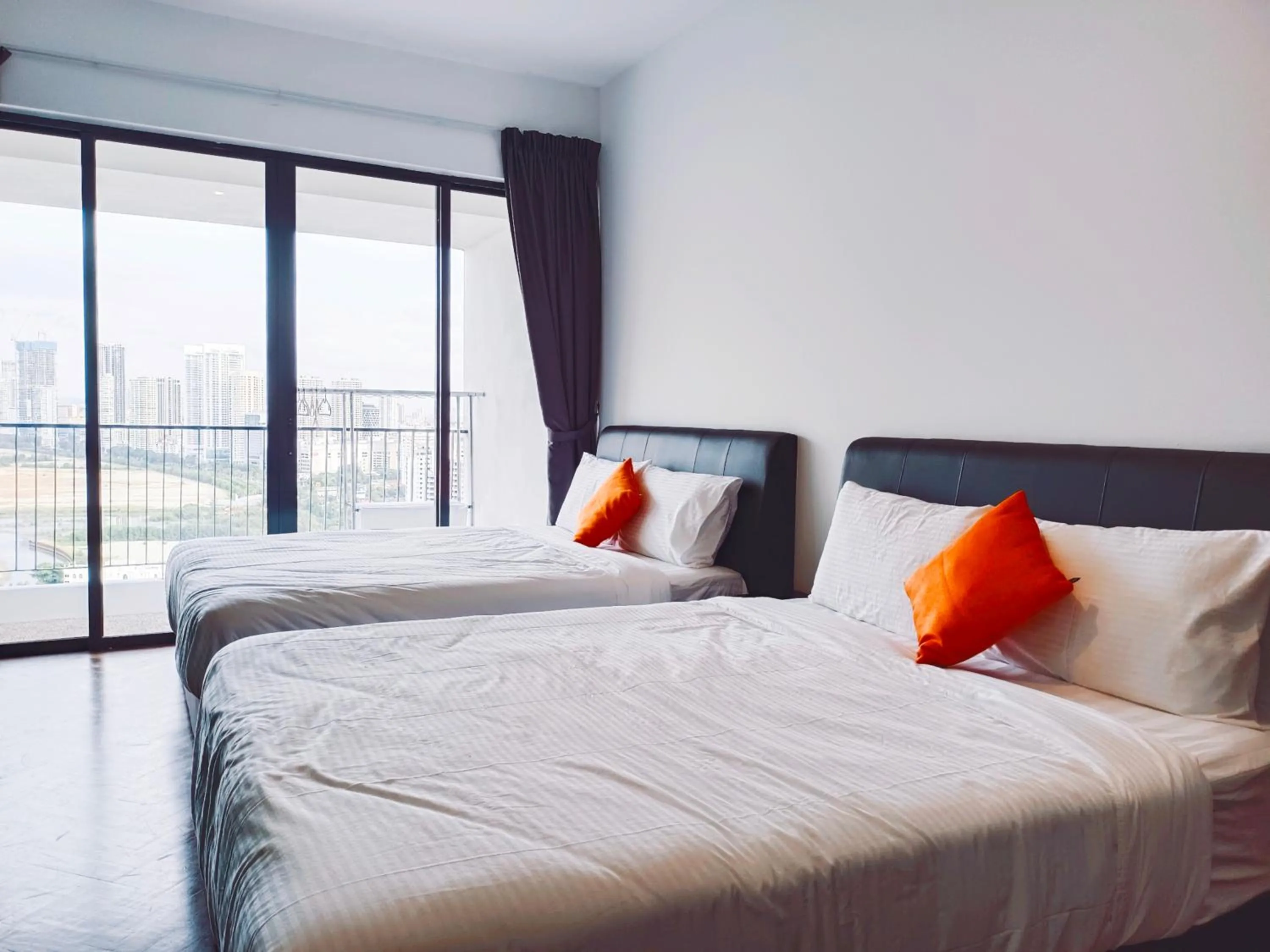 Bed in THE LANDMARK BY KATANA New 3BR Grand Seaview Homestay at Gurney 无敌海景三房套房