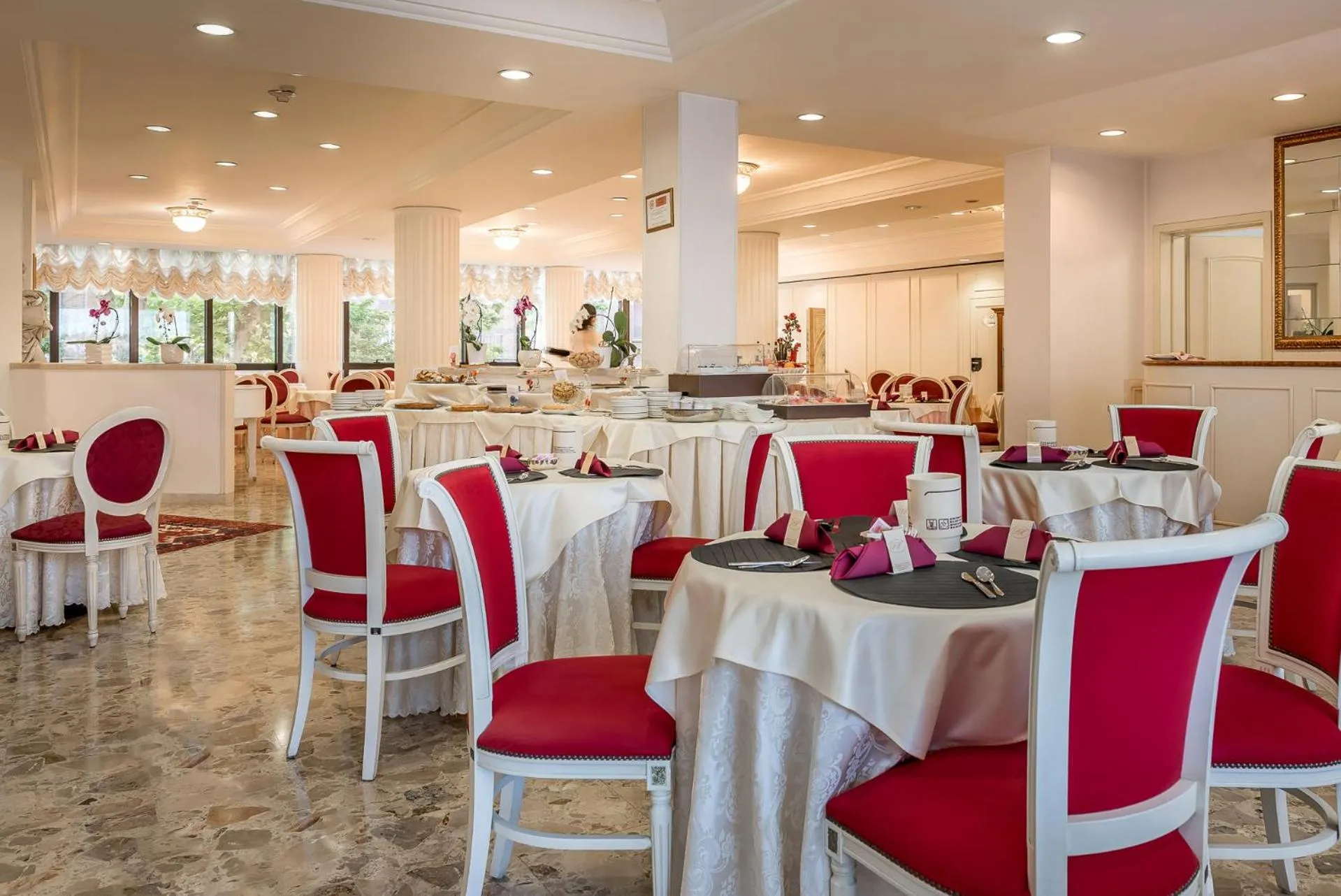 Food and drinks in Hotel President