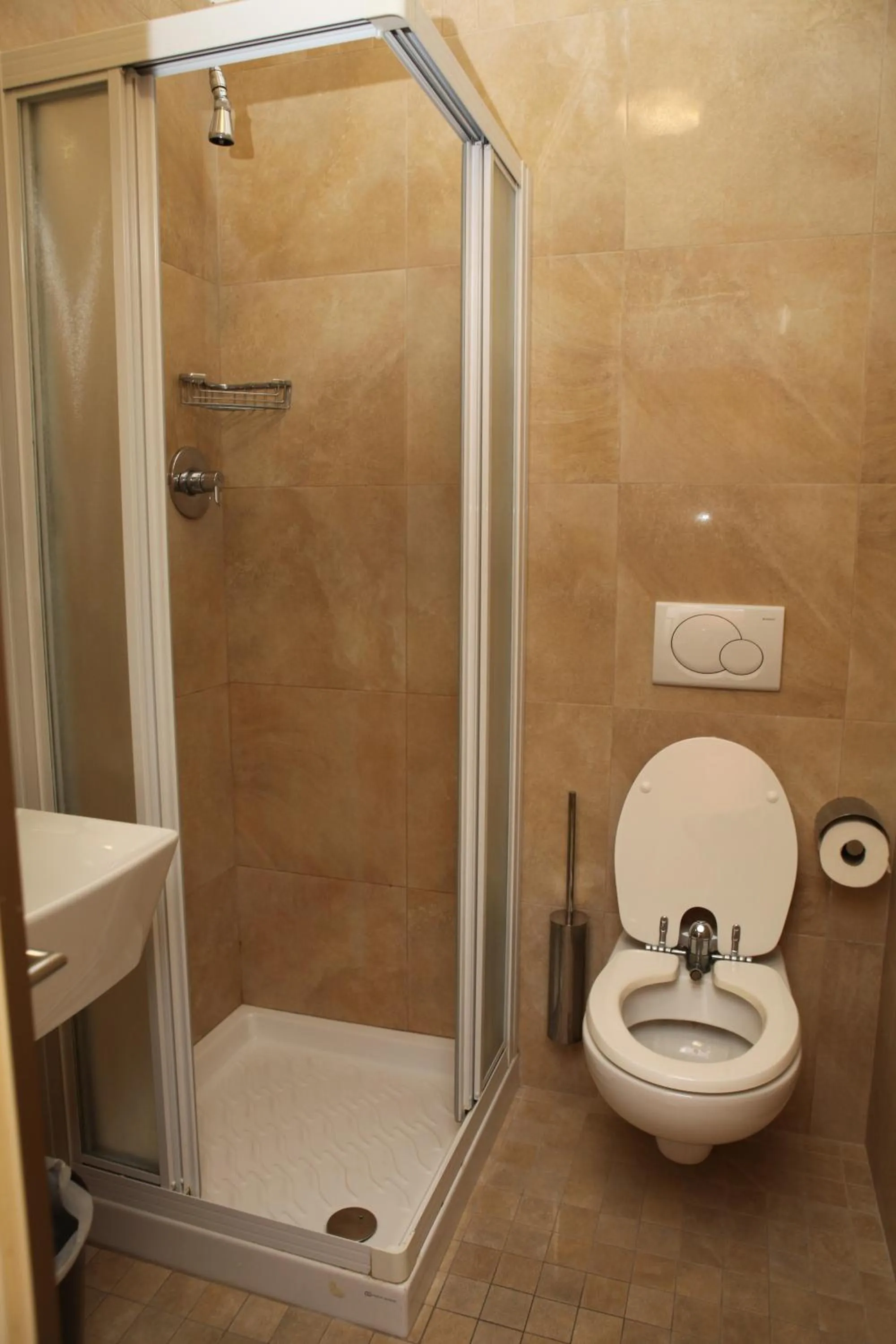 Bathroom in Hotel Parigi