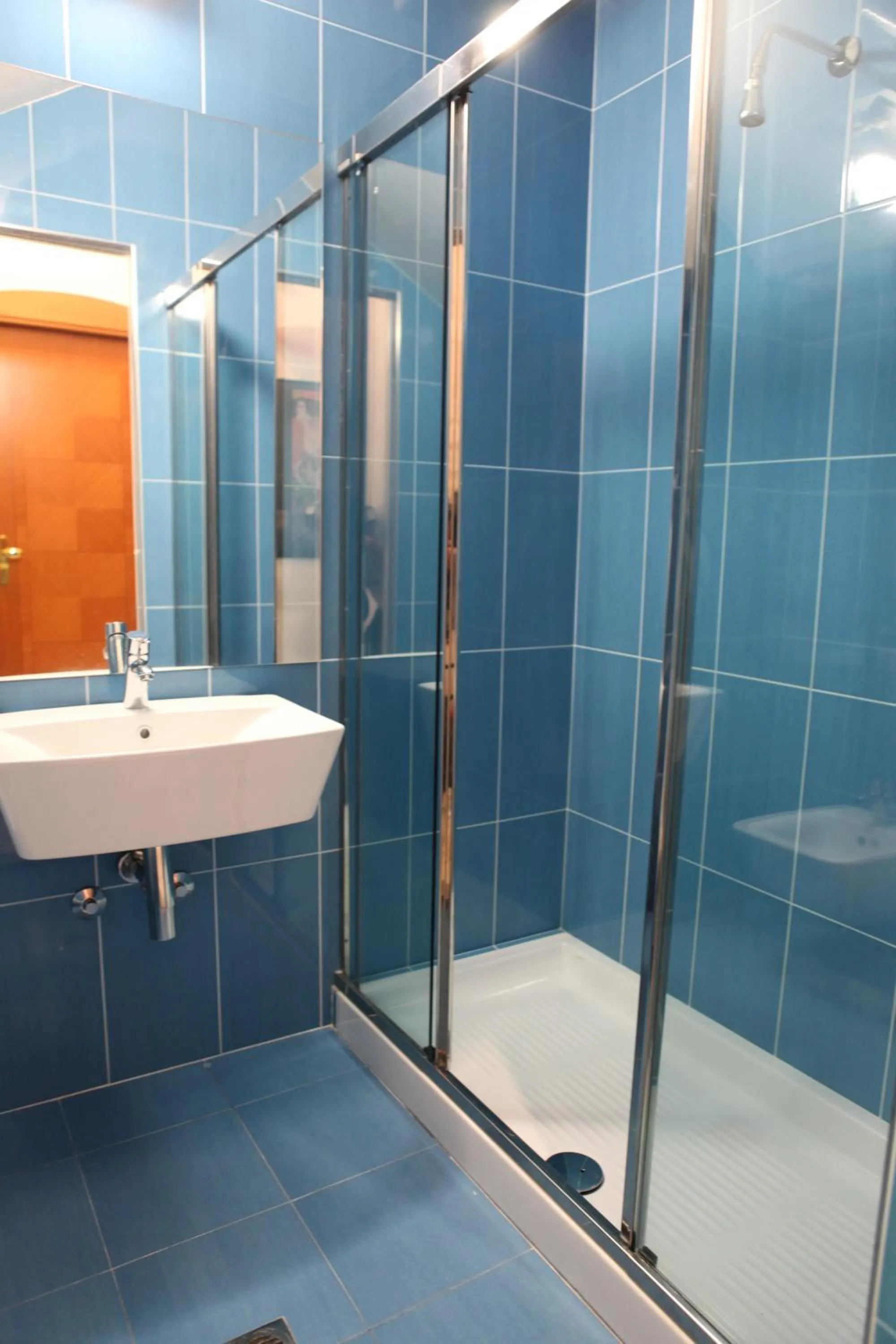 Bathroom in Hotel Parigi