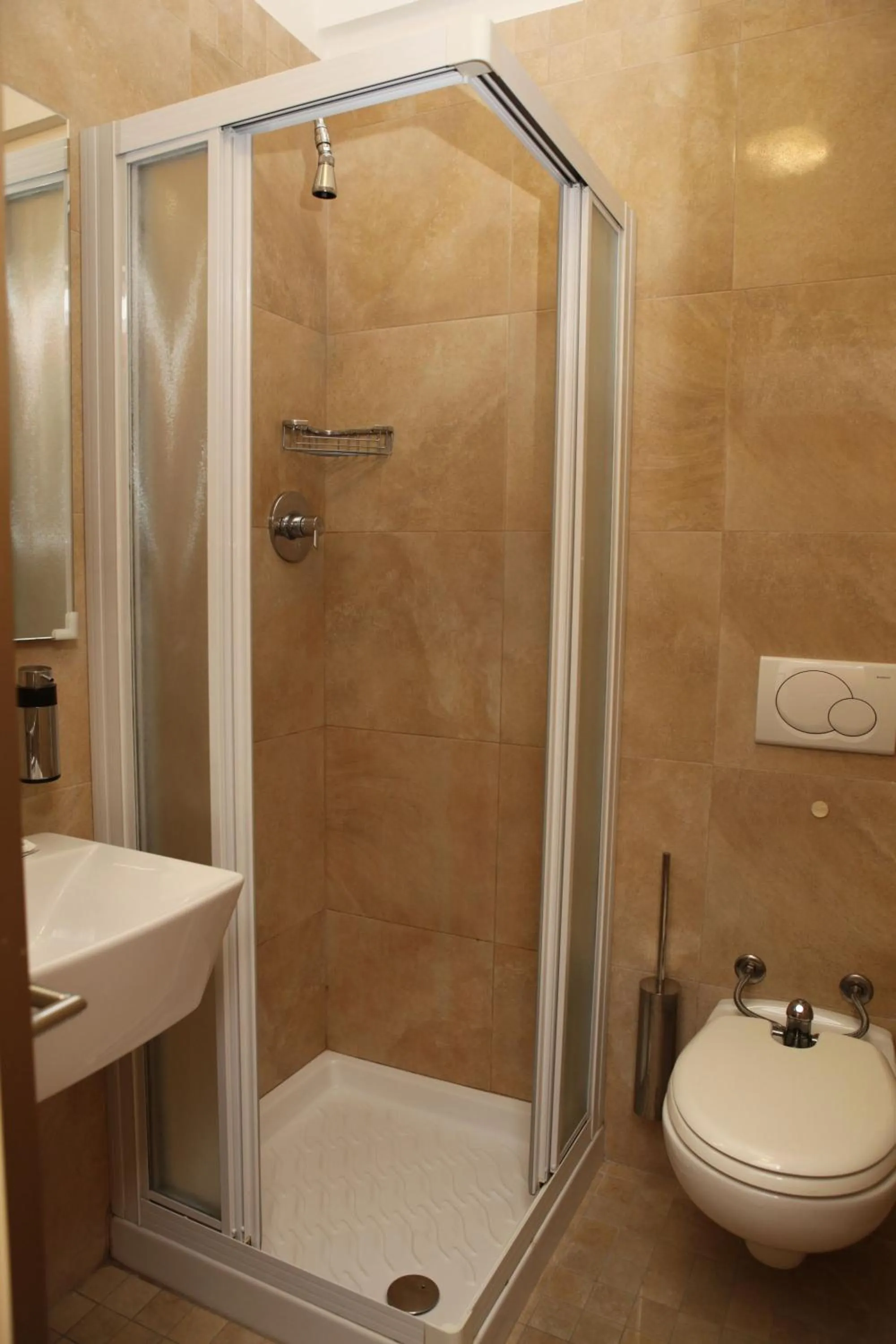 Bathroom in Hotel Parigi