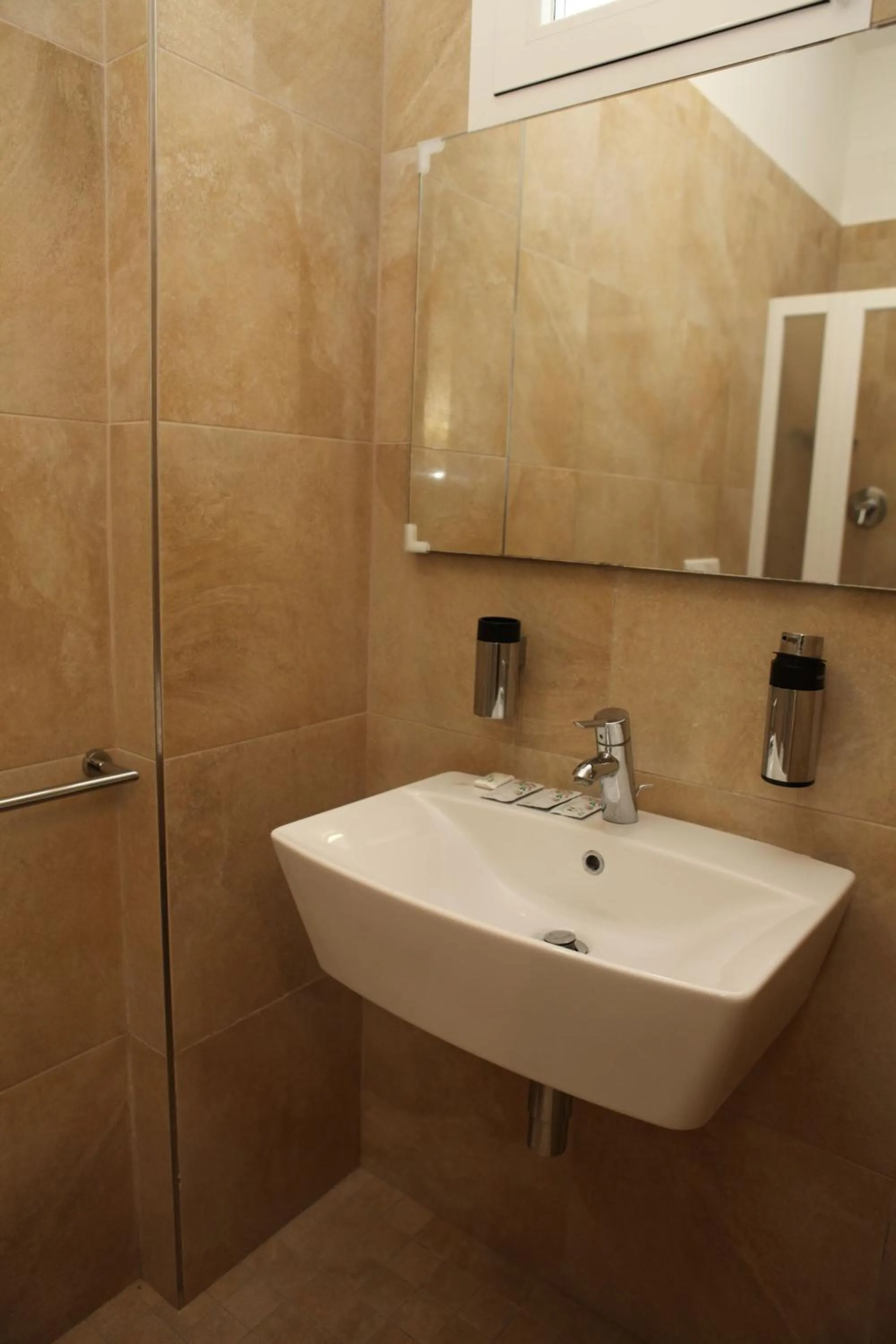 Bathroom in Hotel Parigi