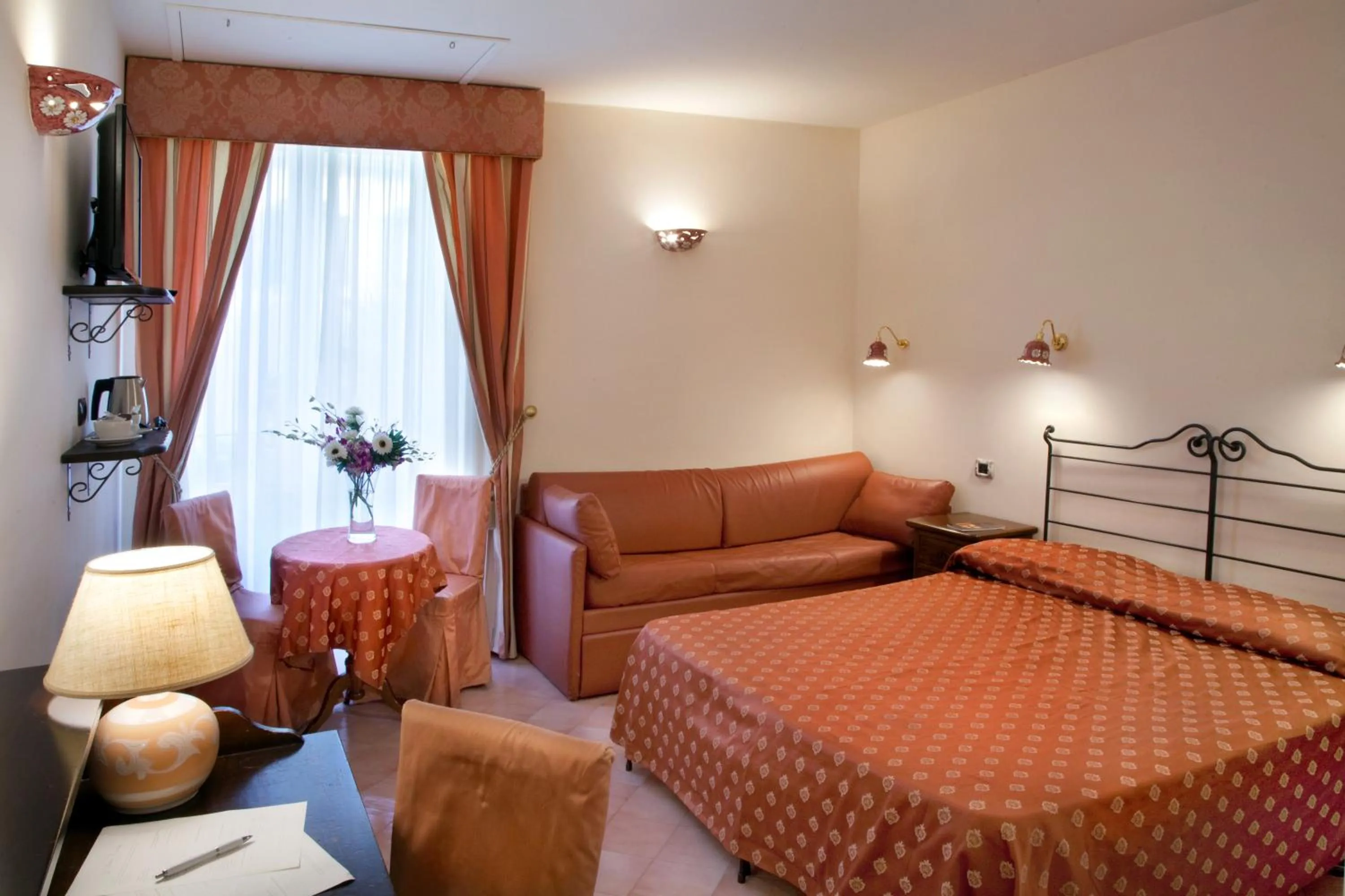 Bedroom, Bed in Hotel L'Antico Convitto