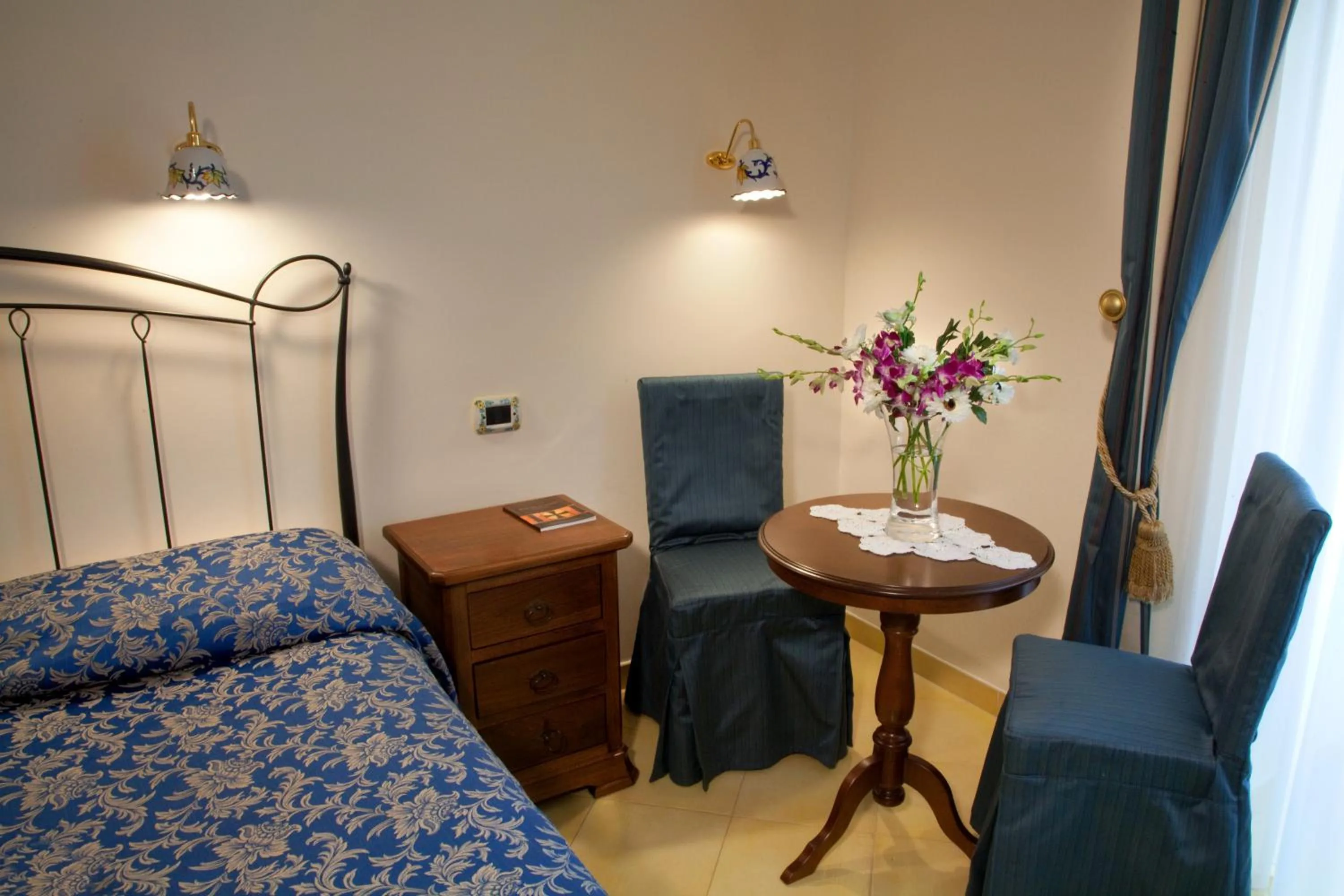 Bedroom, Bed in Hotel L'Antico Convitto