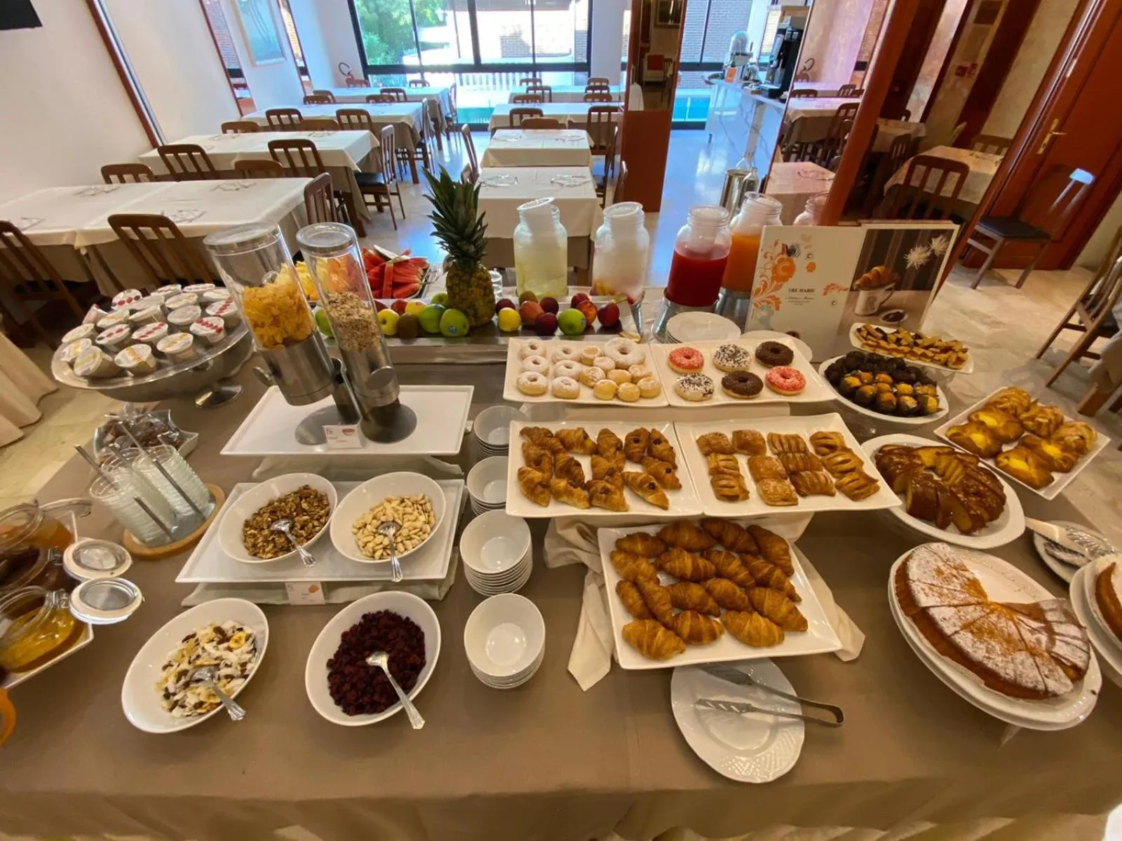 Buffet breakfast in Hotel Nettunia