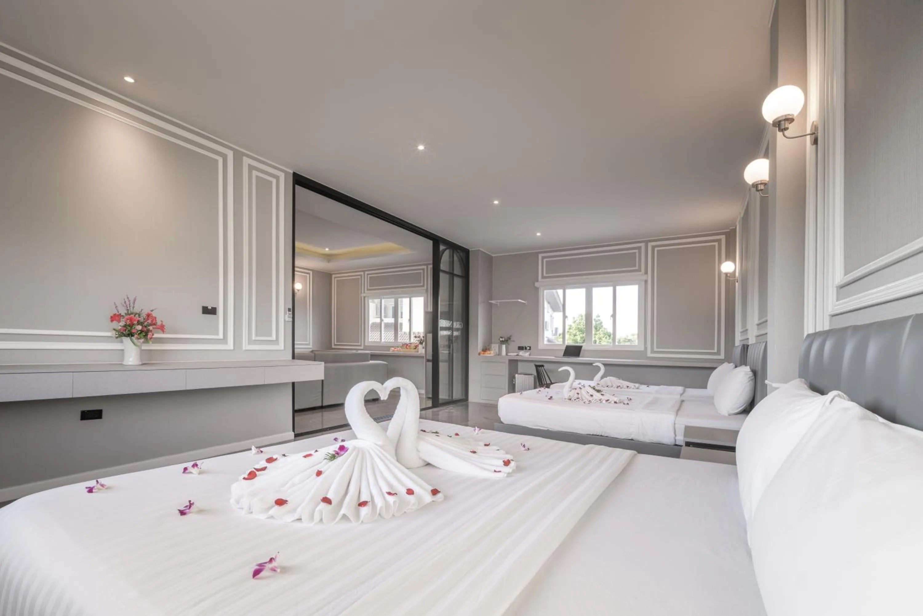 Photo of the whole room, Bed in Grandbangsaray