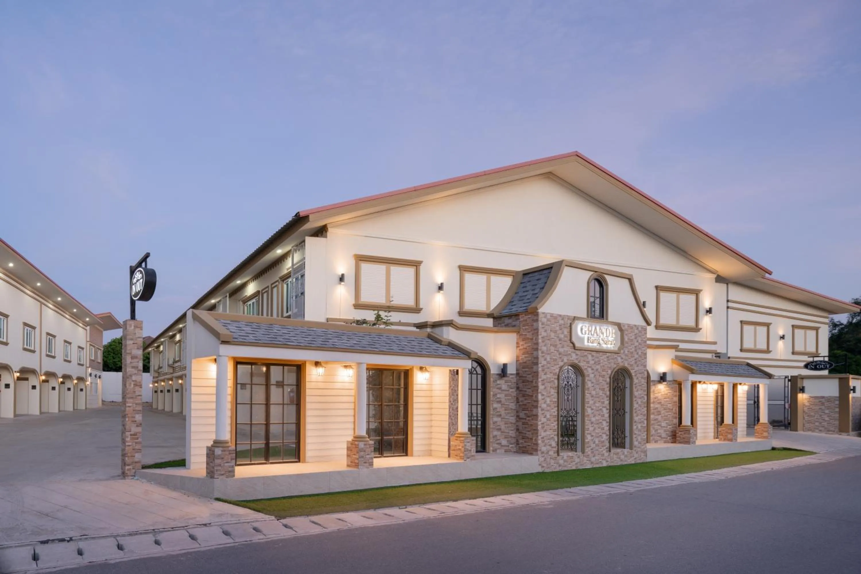 Property building in Grandbangsaray