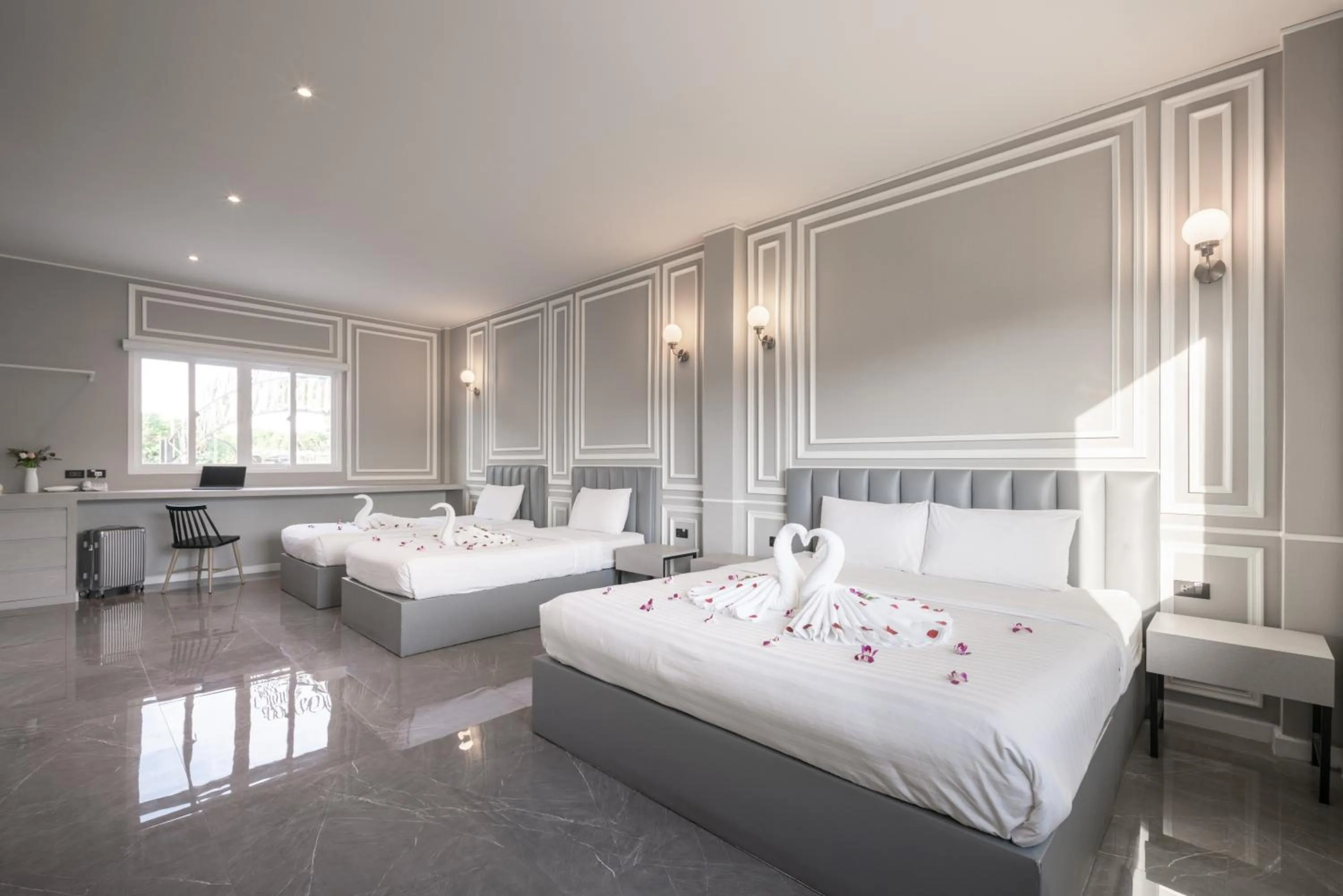 Photo of the whole room, Bed in Grandbangsaray