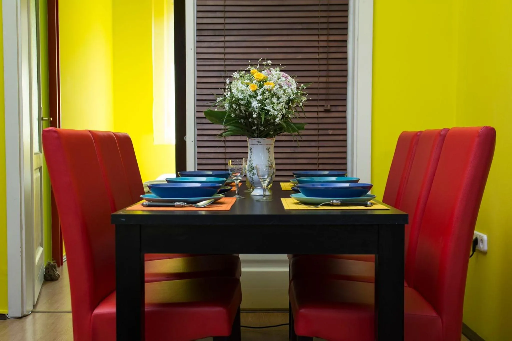 Restaurant/places to eat in Vibrant 3 Bedroom Apartment In The Pulsing Heart Of Budapest