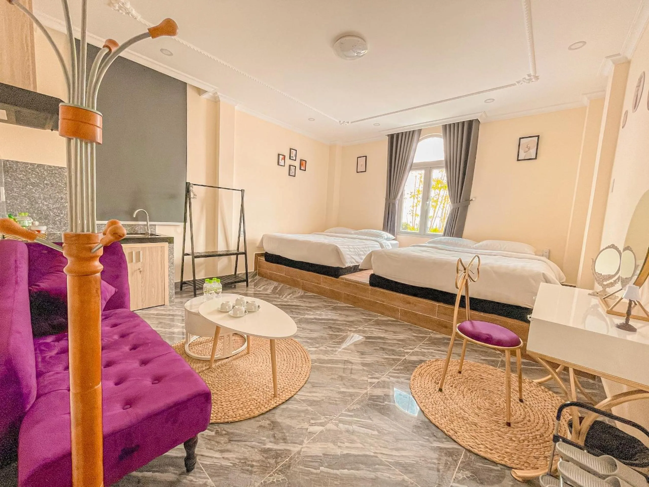 Living room in SHIN VILLAGE HOTEL