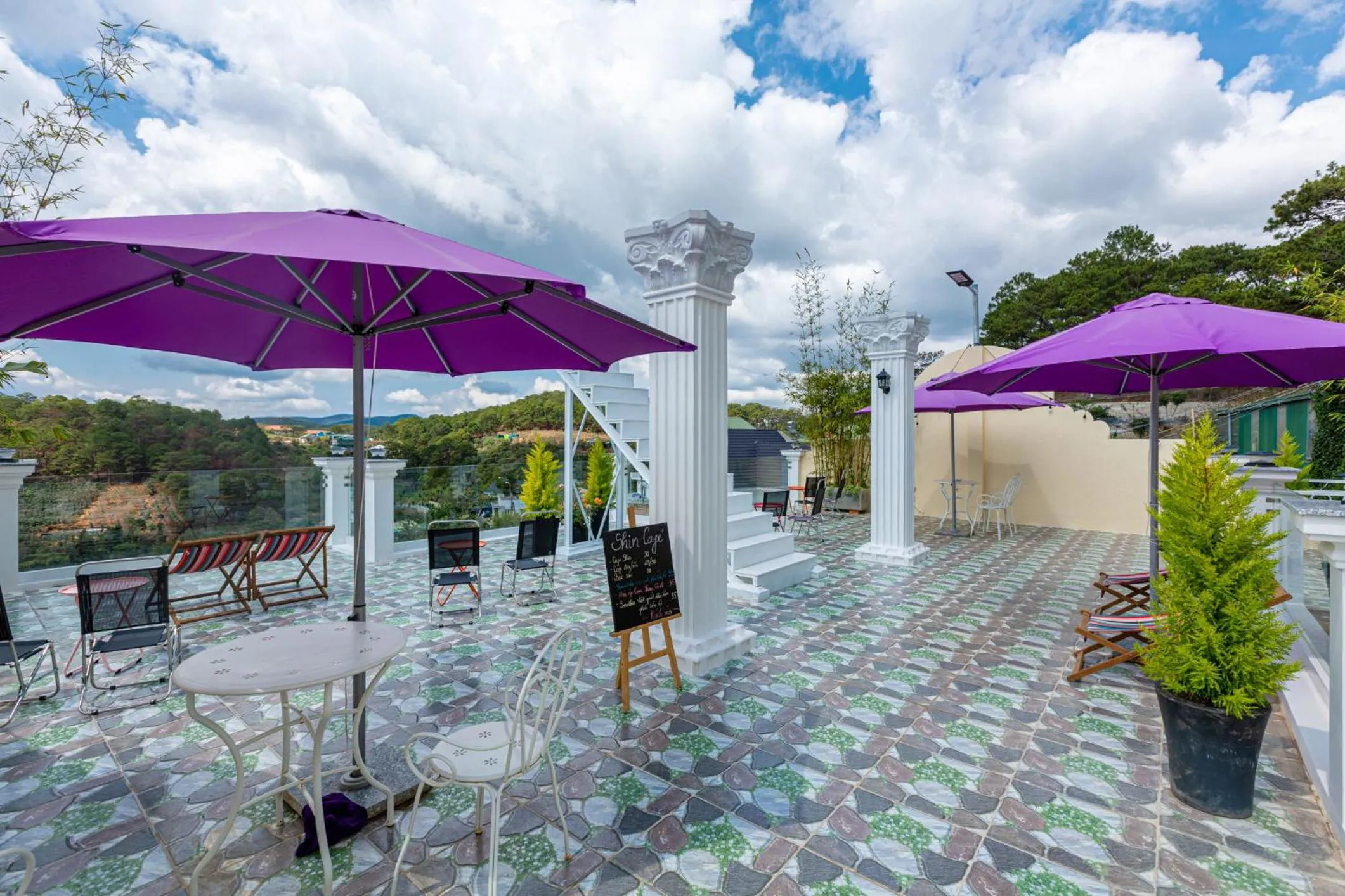 Restaurant/places to eat in SHIN VILLAGE HOTEL