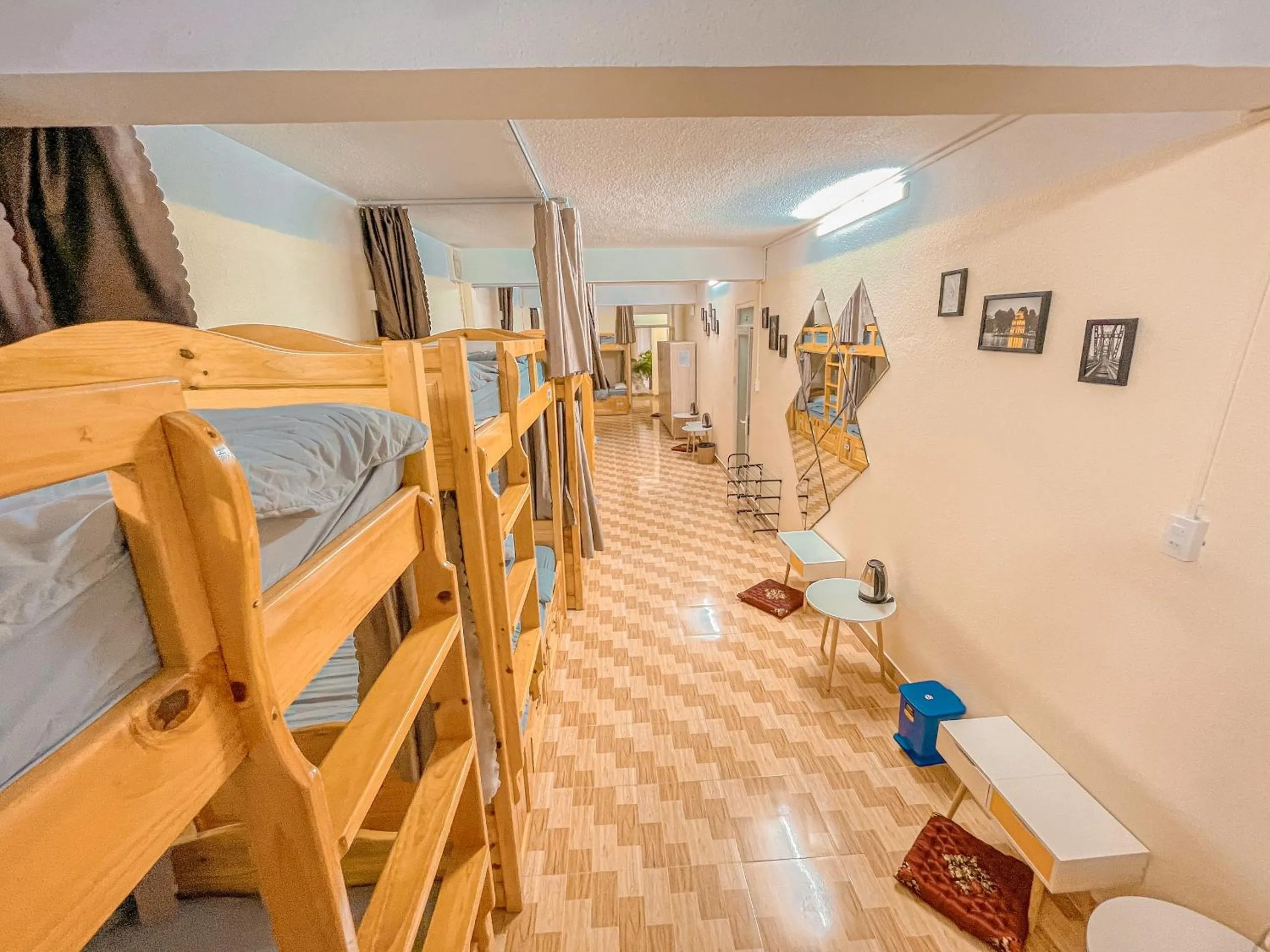 bunk bed in SHIN VILLAGE HOTEL