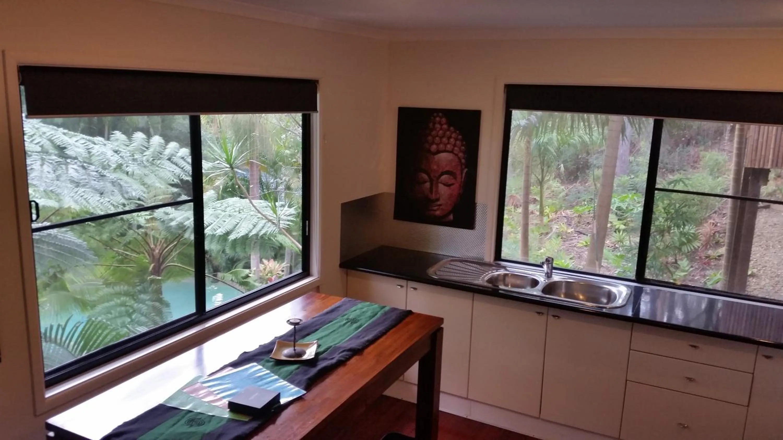 Kitchen or kitchenette in Alaya Ascend