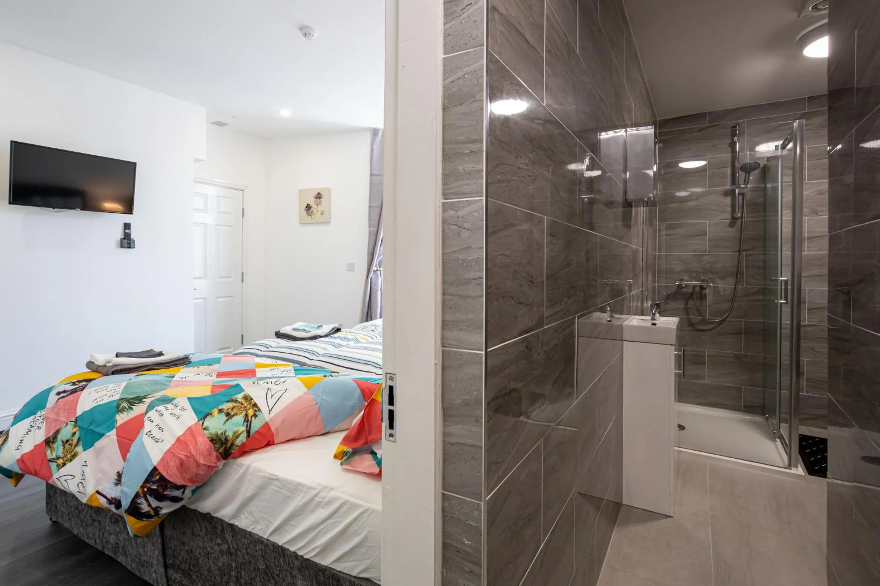 Bedroom, Bed in TCO Luxury House