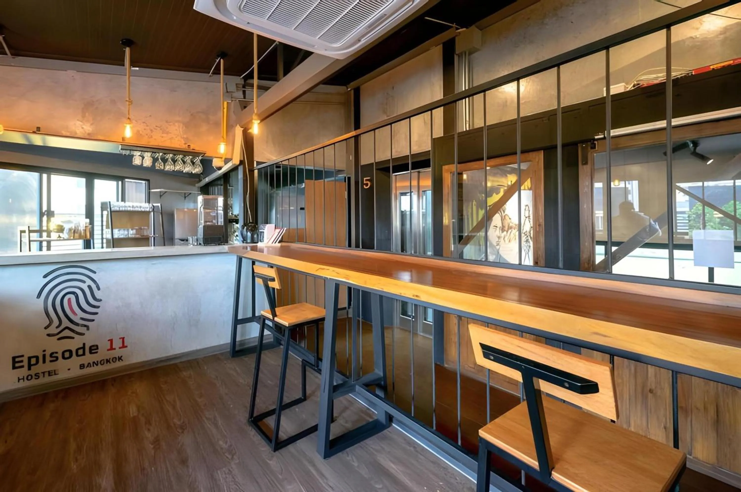 Restaurant/places to eat in Episode 11 Hostel Sukhumvit