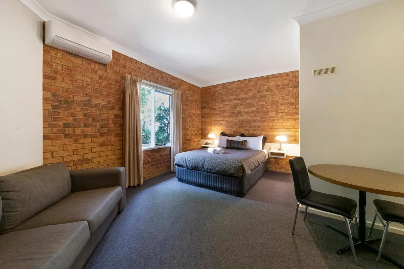 Bed in Broadford Sugarloaf Motel