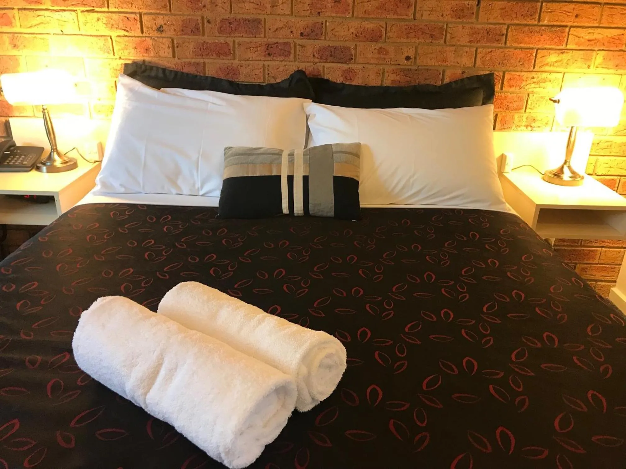 Bed in Broadford Sugarloaf Motel