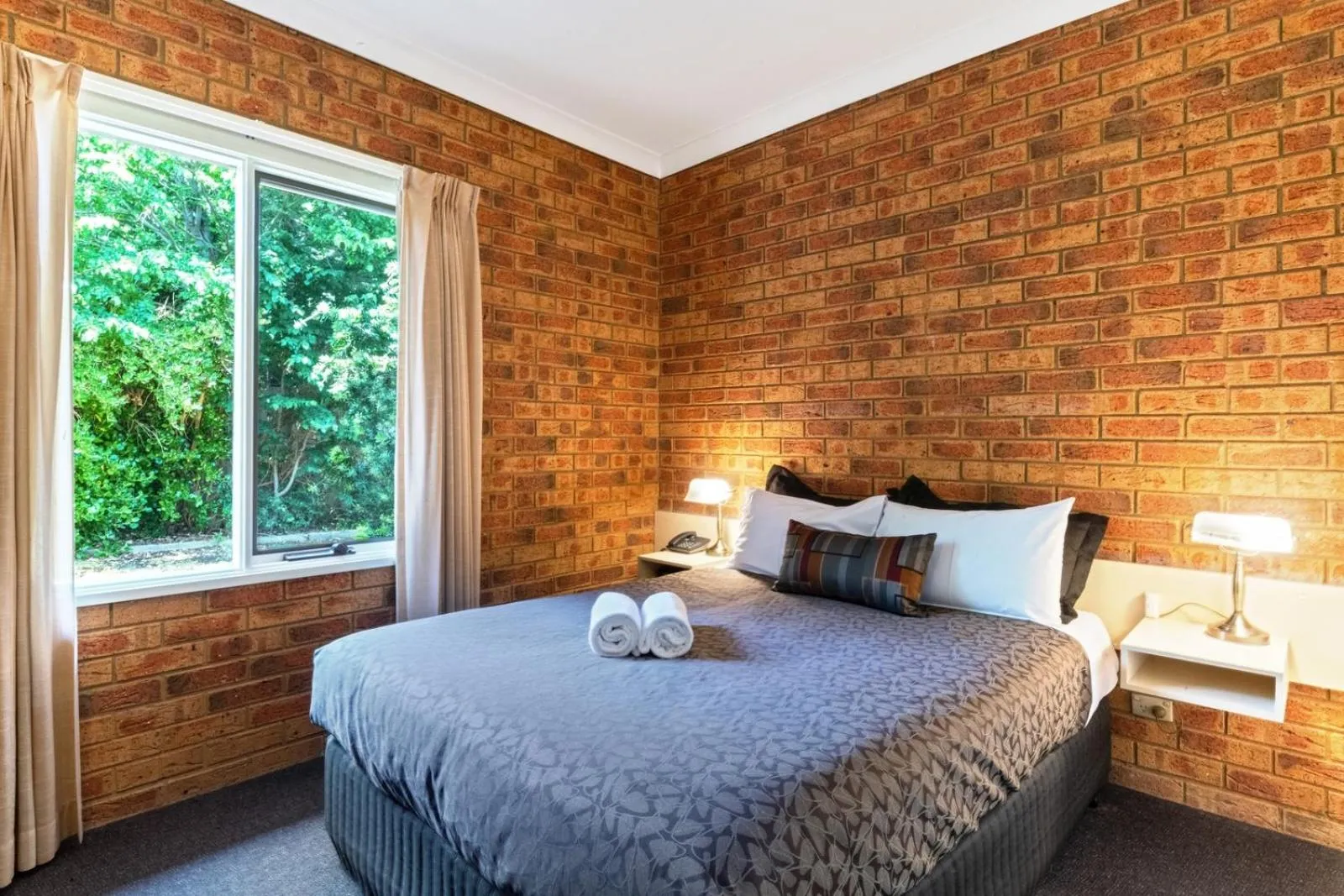 Bed in Broadford Sugarloaf Motel