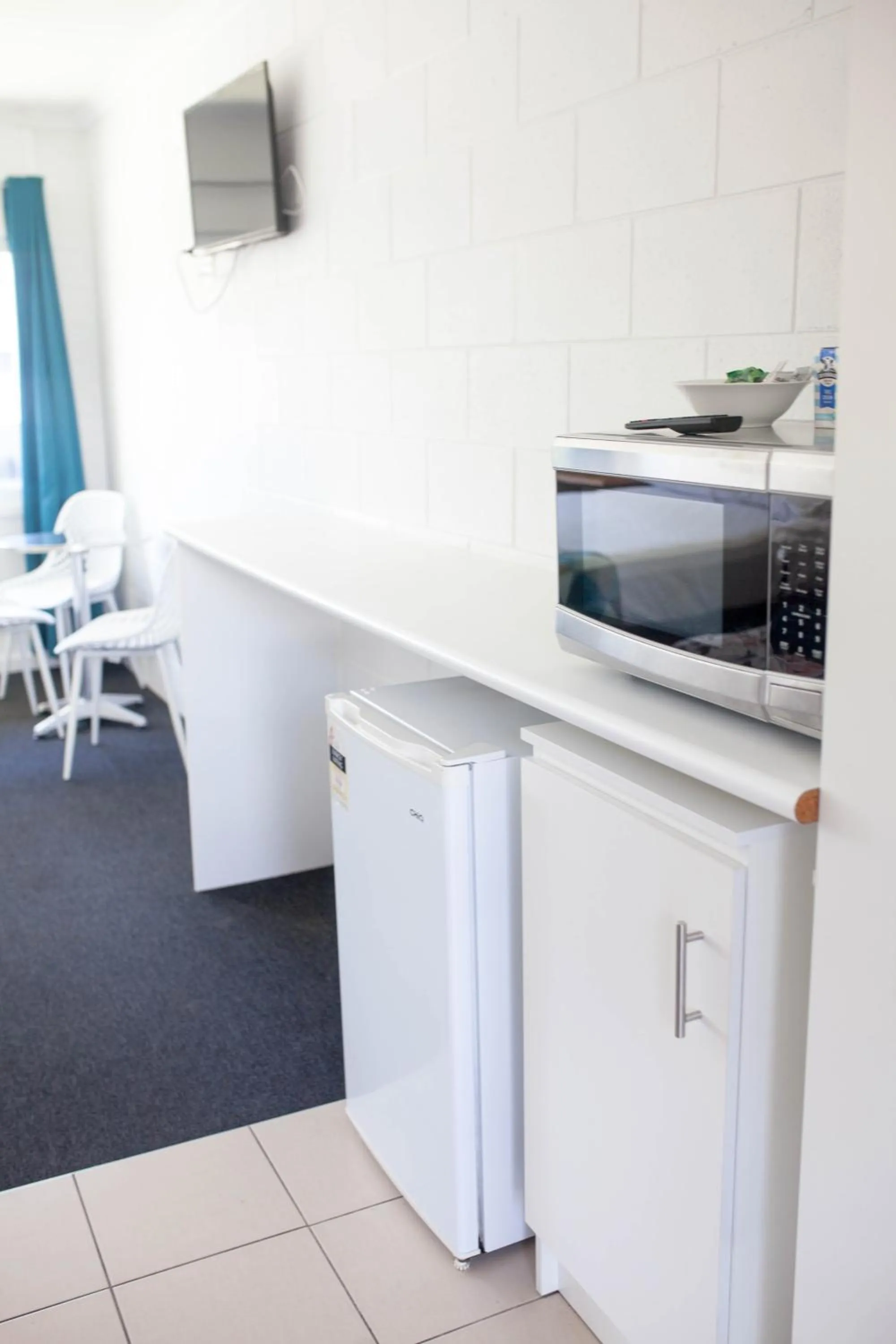 microwave in Cairns City Motel