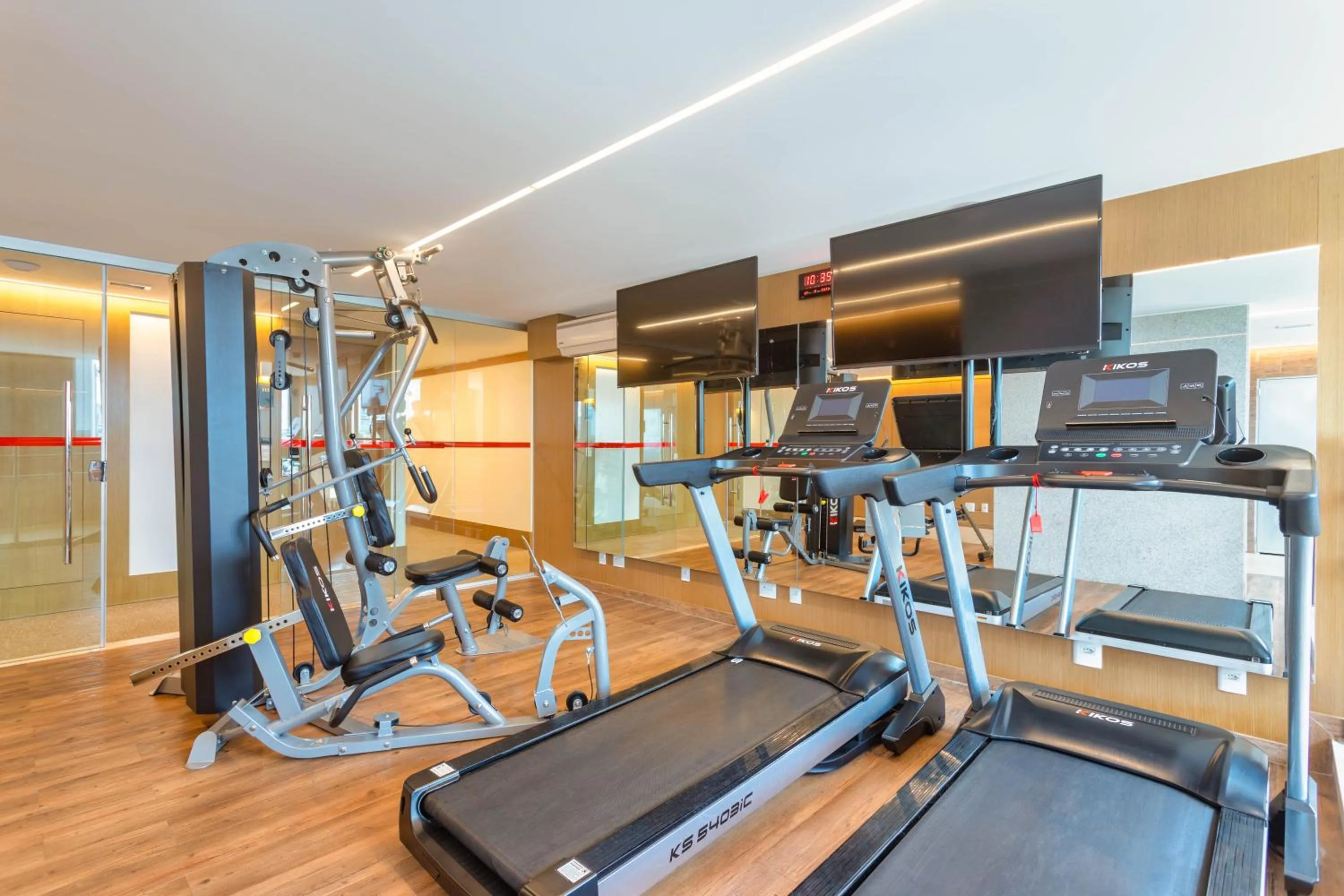 Fitness centre/facilities in Ramada by Wyndham Brasilia Alvorada