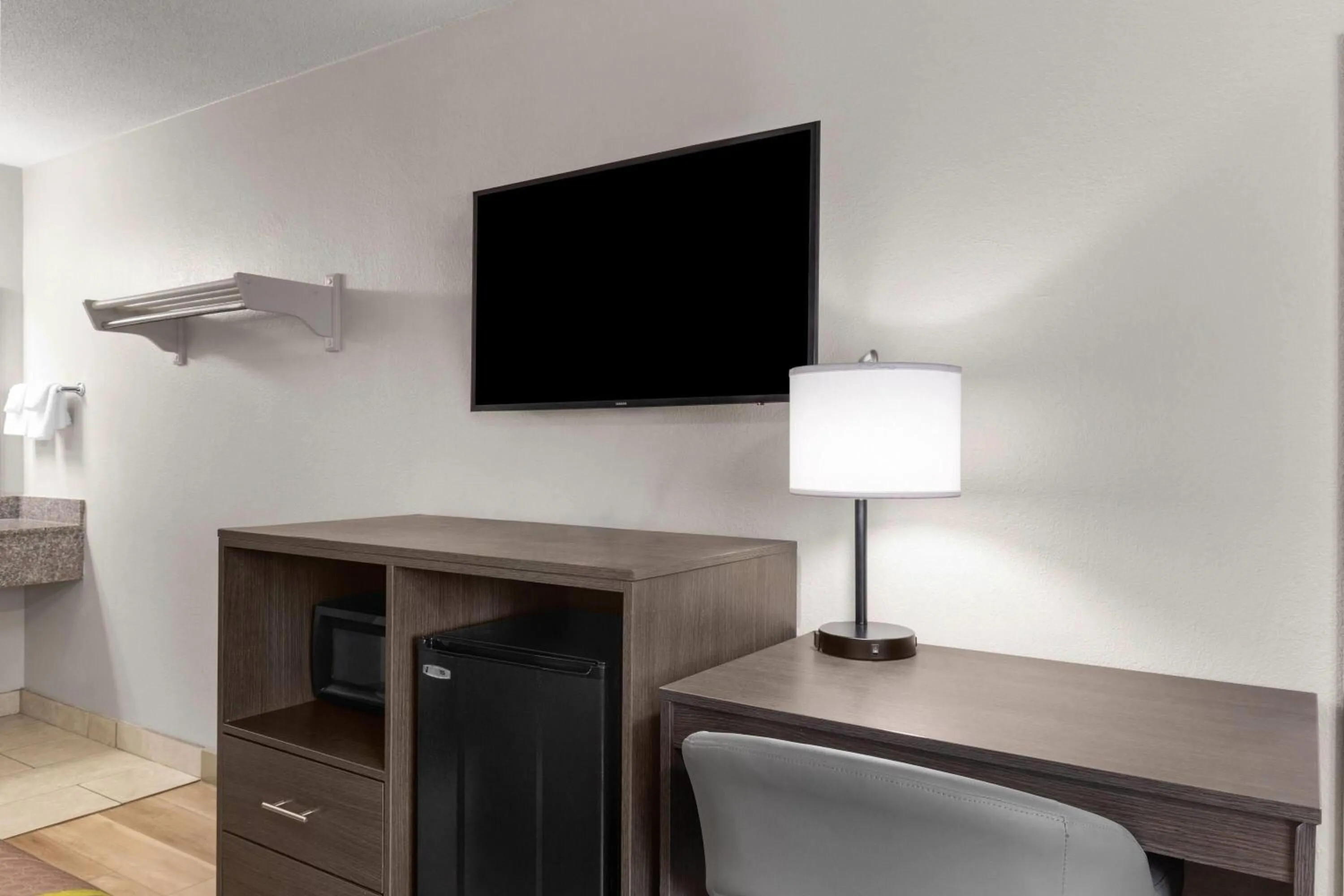 Photo of the whole room in Super 8 by Wyndham Charleston WV