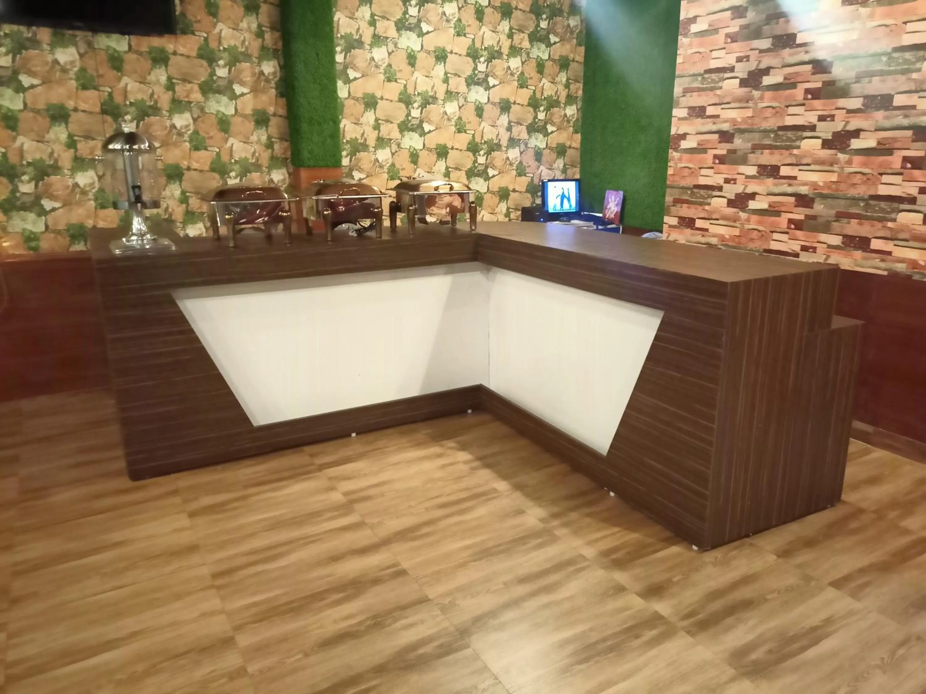 Restaurant/places to eat in The Royal Bhumesh