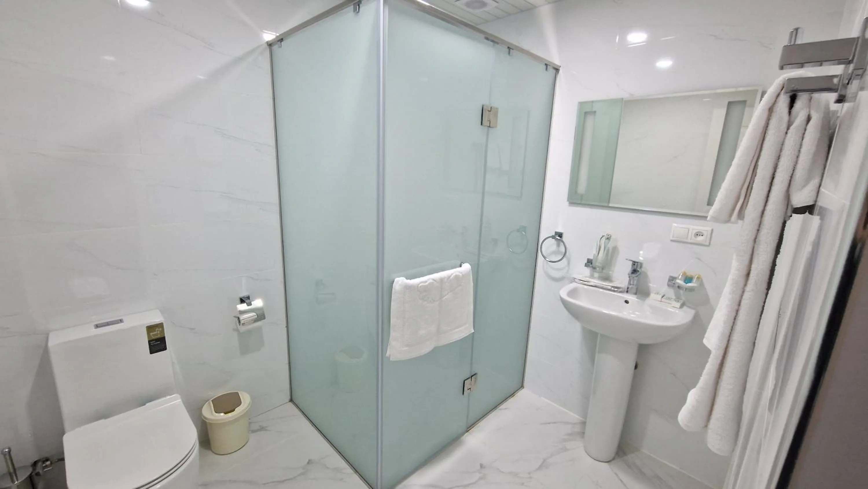 Shower in Uparthotel