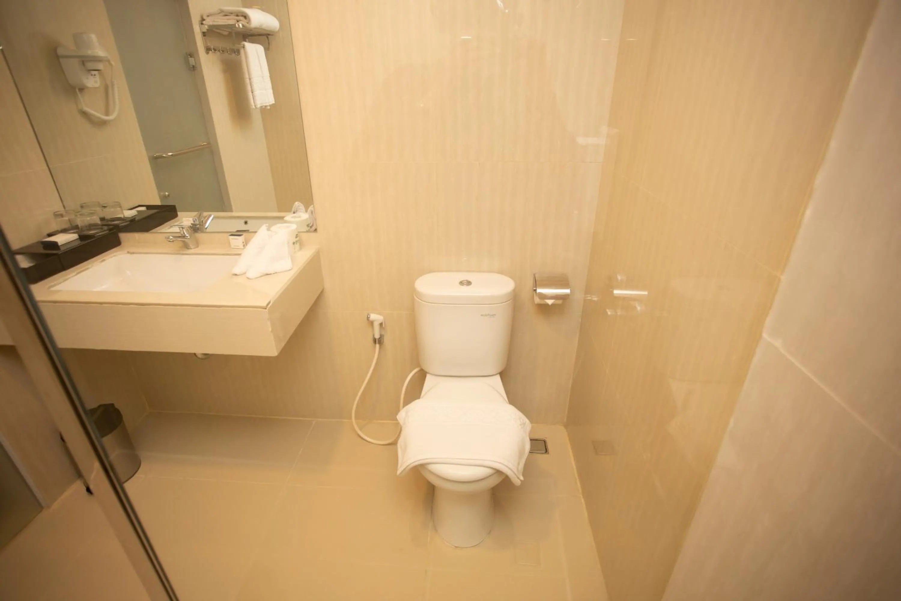 Bathroom in Best Western Batang Garing