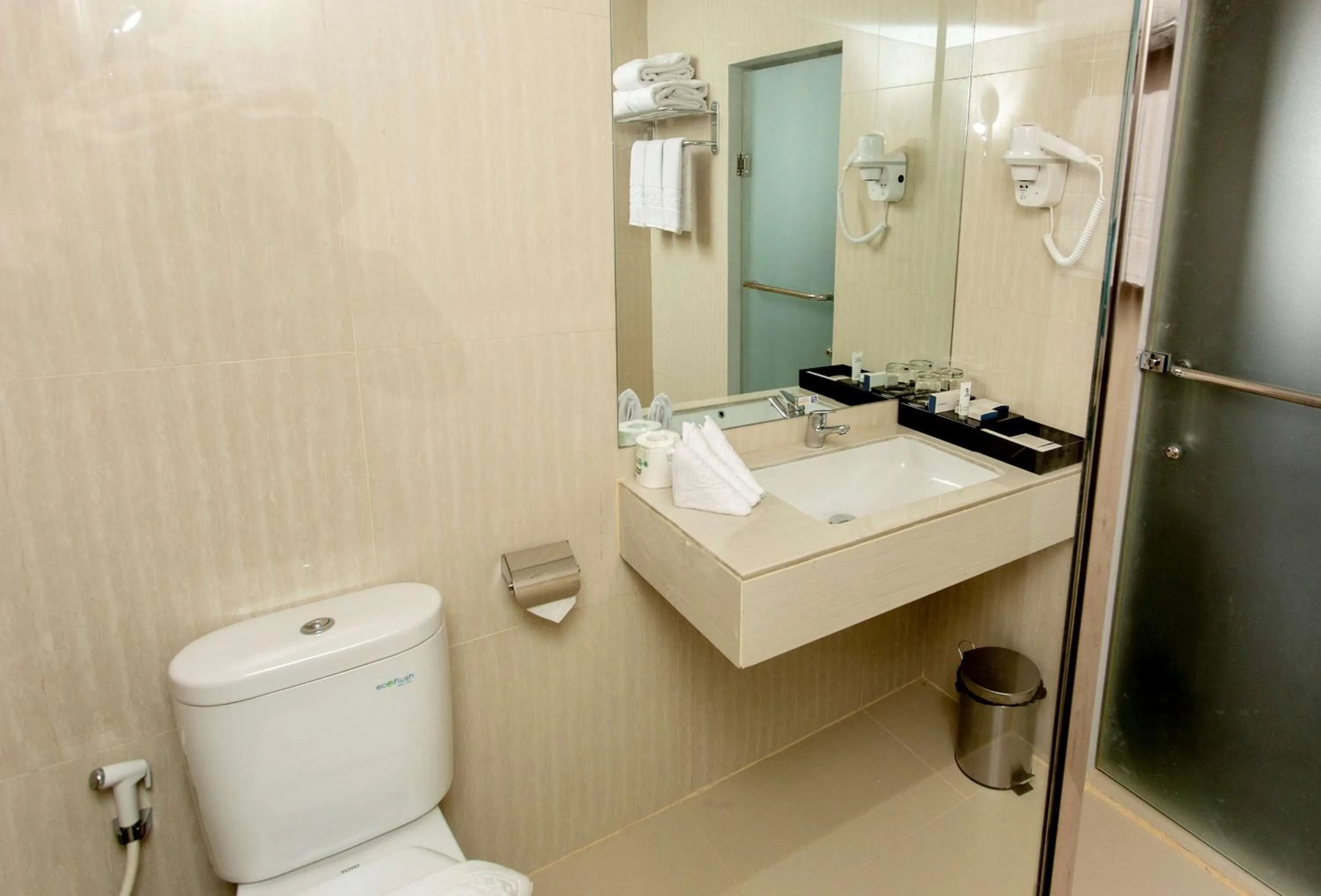 Bathroom in Best Western Batang Garing