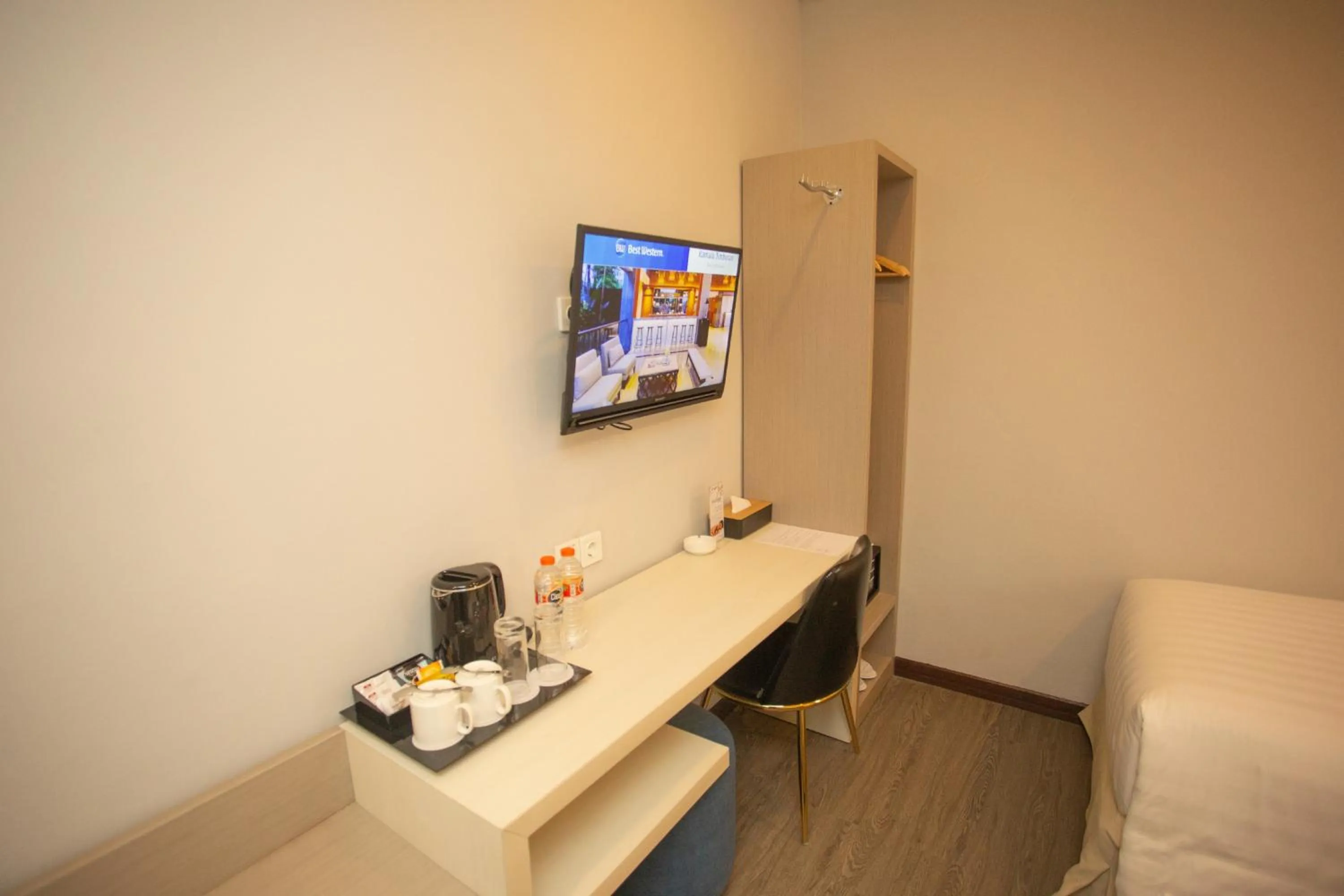 TV and multimedia in Best Western Batang Garing