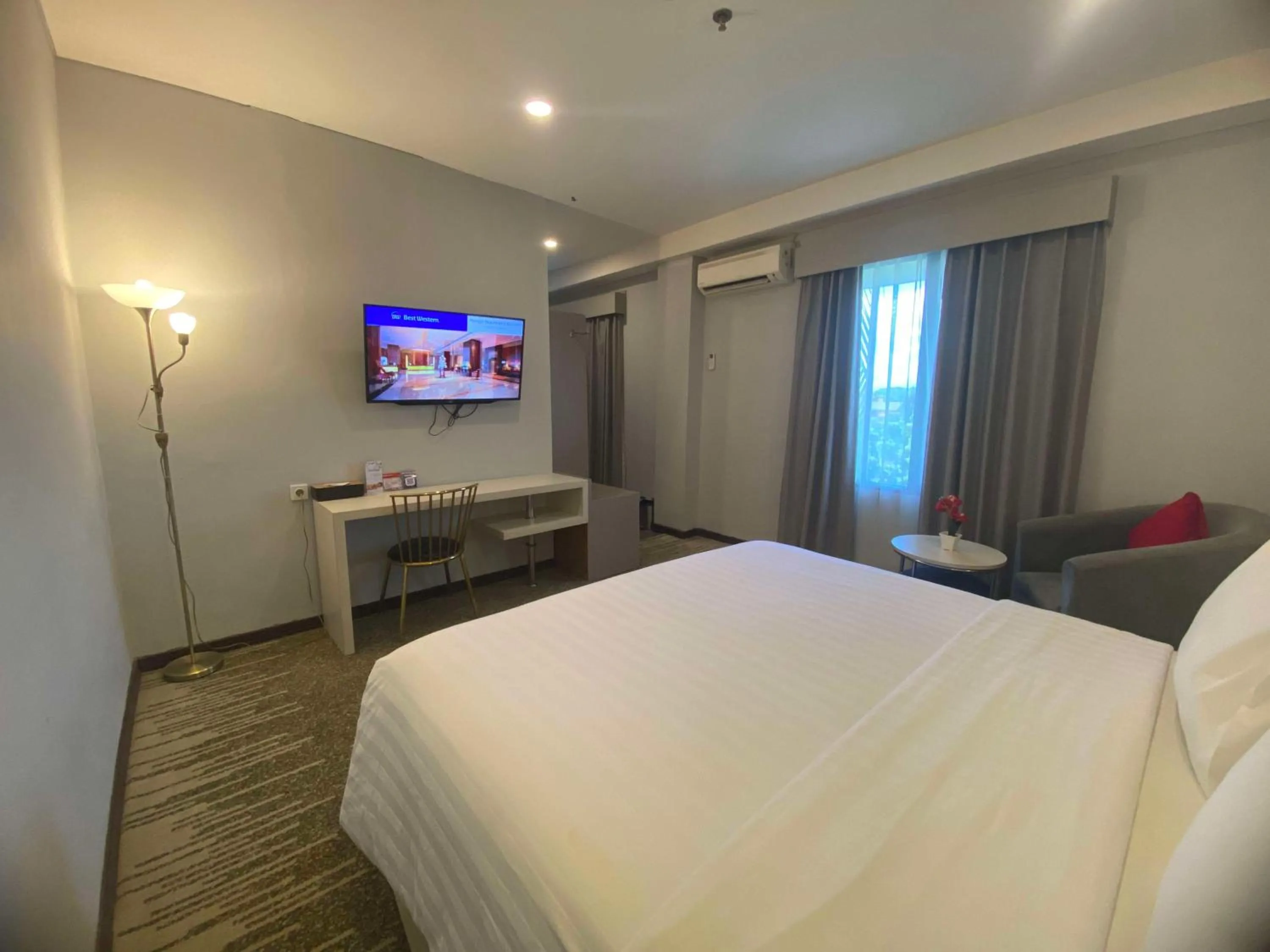 Bedroom, Bed in Best Western Batang Garing