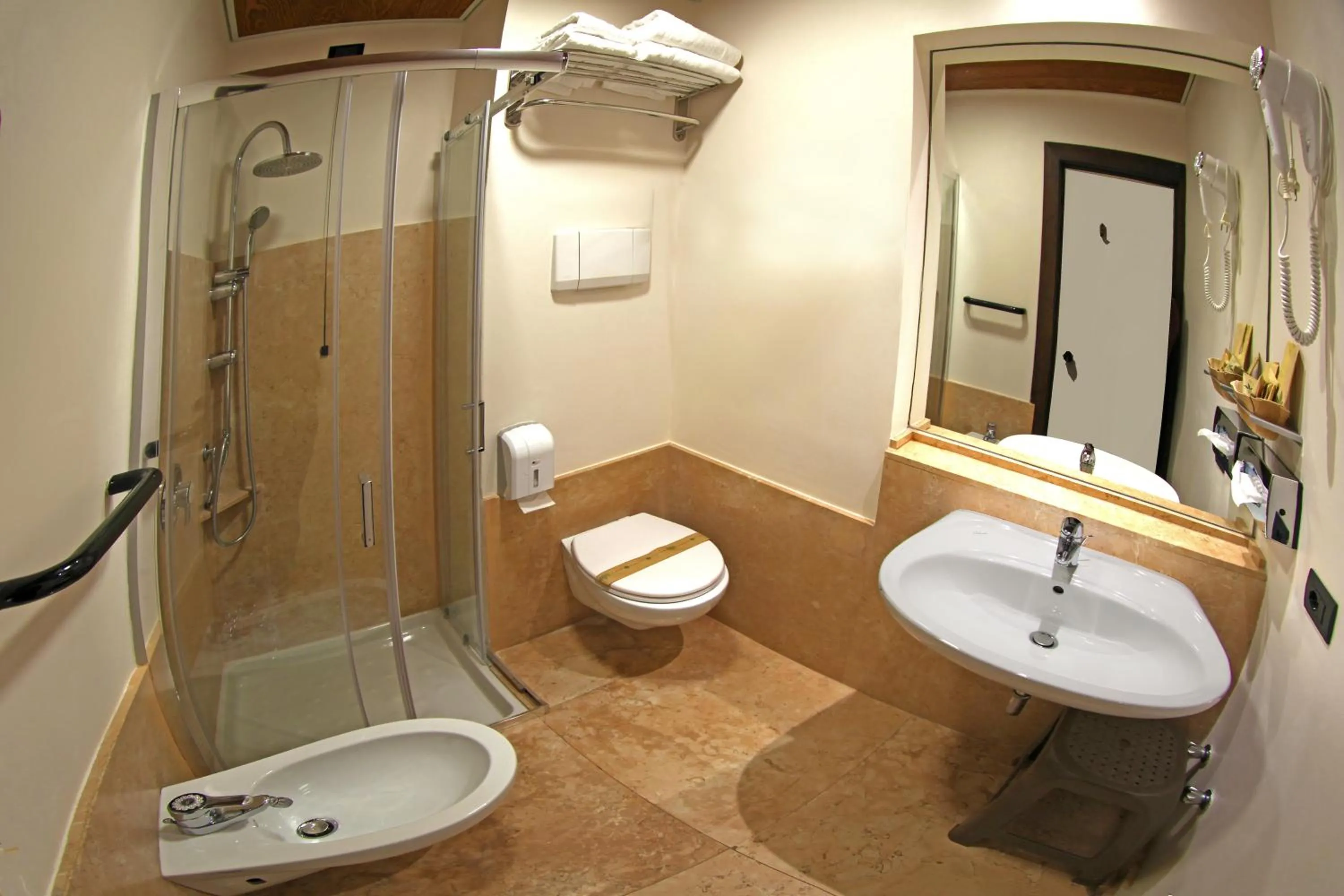 Bathroom in Hotel La Paül